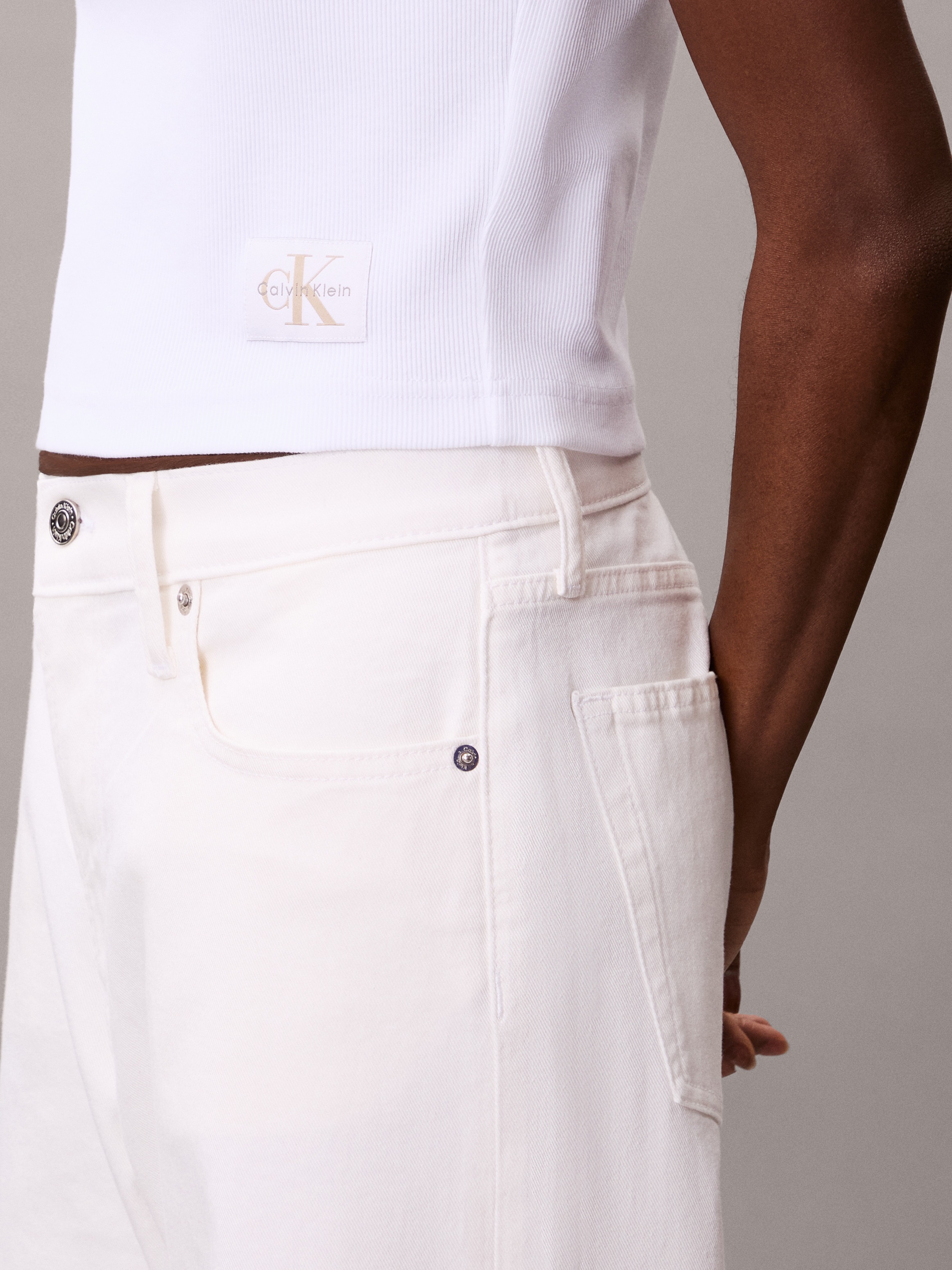 Calvin Klein Jeans T-Shirt »WOVEN LABEL BABY RIB« Regular fit mit Rundhalsausschnitt