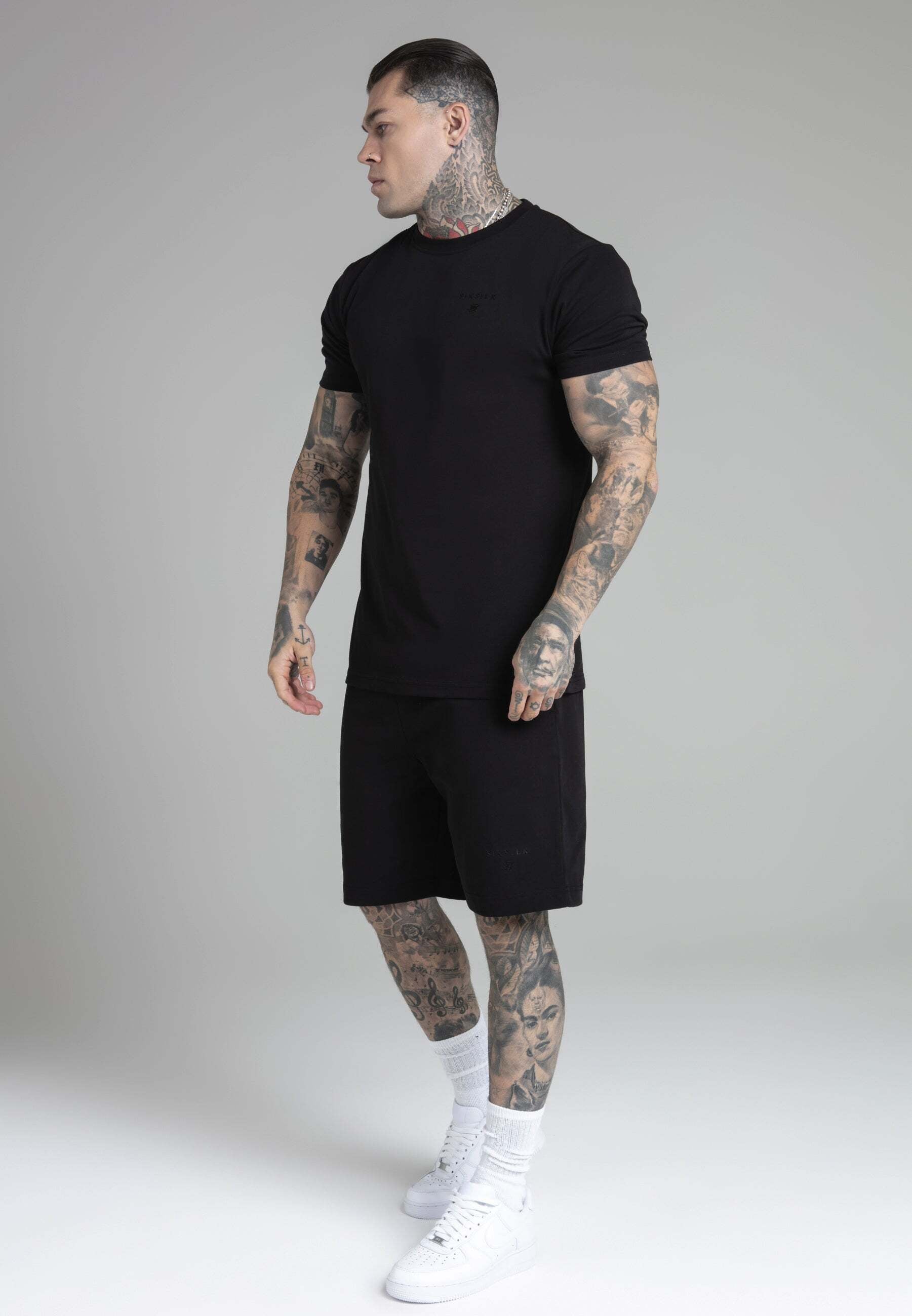 Siksilk Loungeanzug »Siksilk Set T-Shirt and Shorts Set in Black«