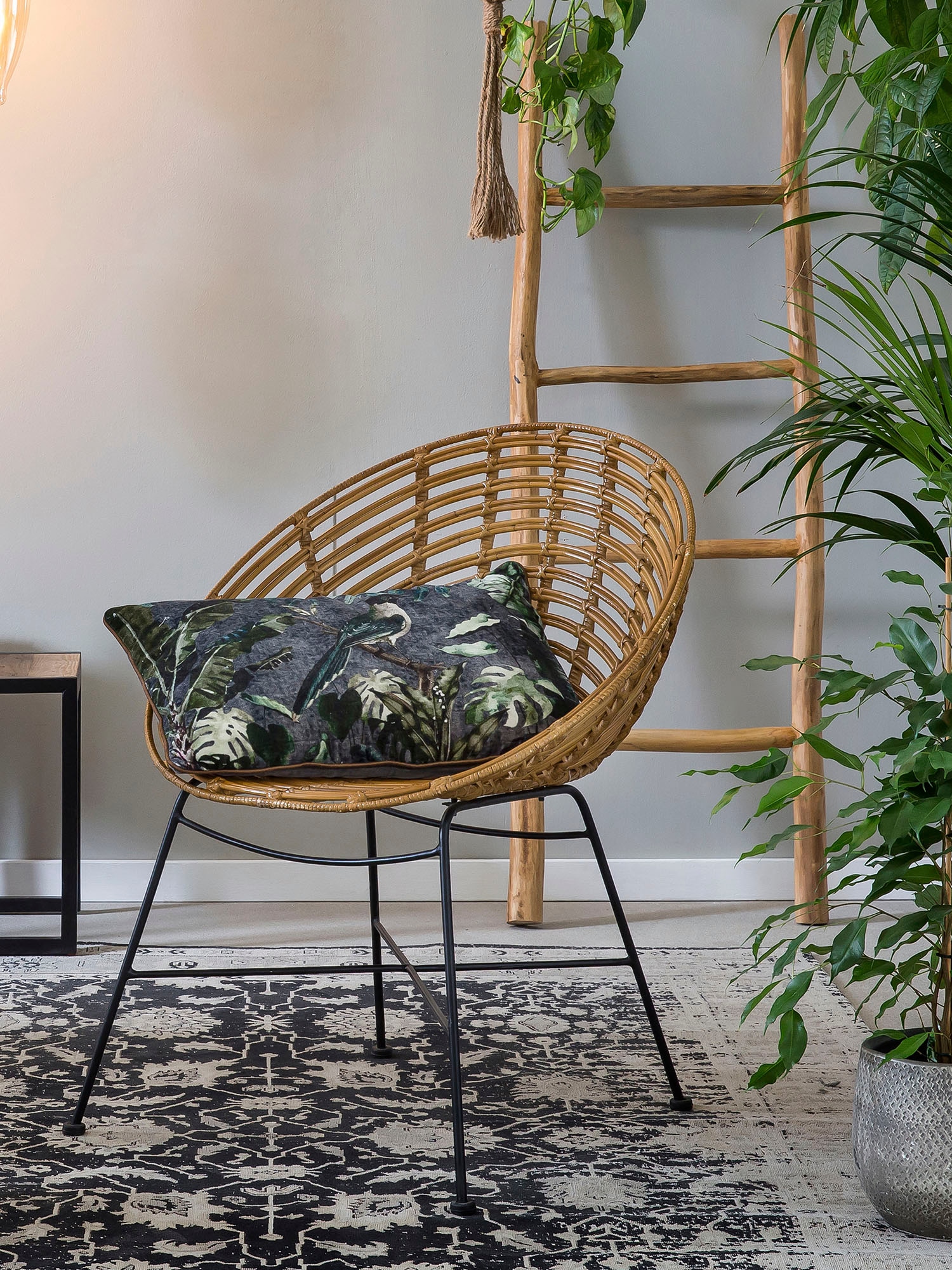 SIT Rattanstuhl »Rundsitz Rattan Metall Schwarz Natur Lounge Design« () 1 Stk.Rattanstuhl mit Rundsitz aus Rattan & Metall im Lounge Design