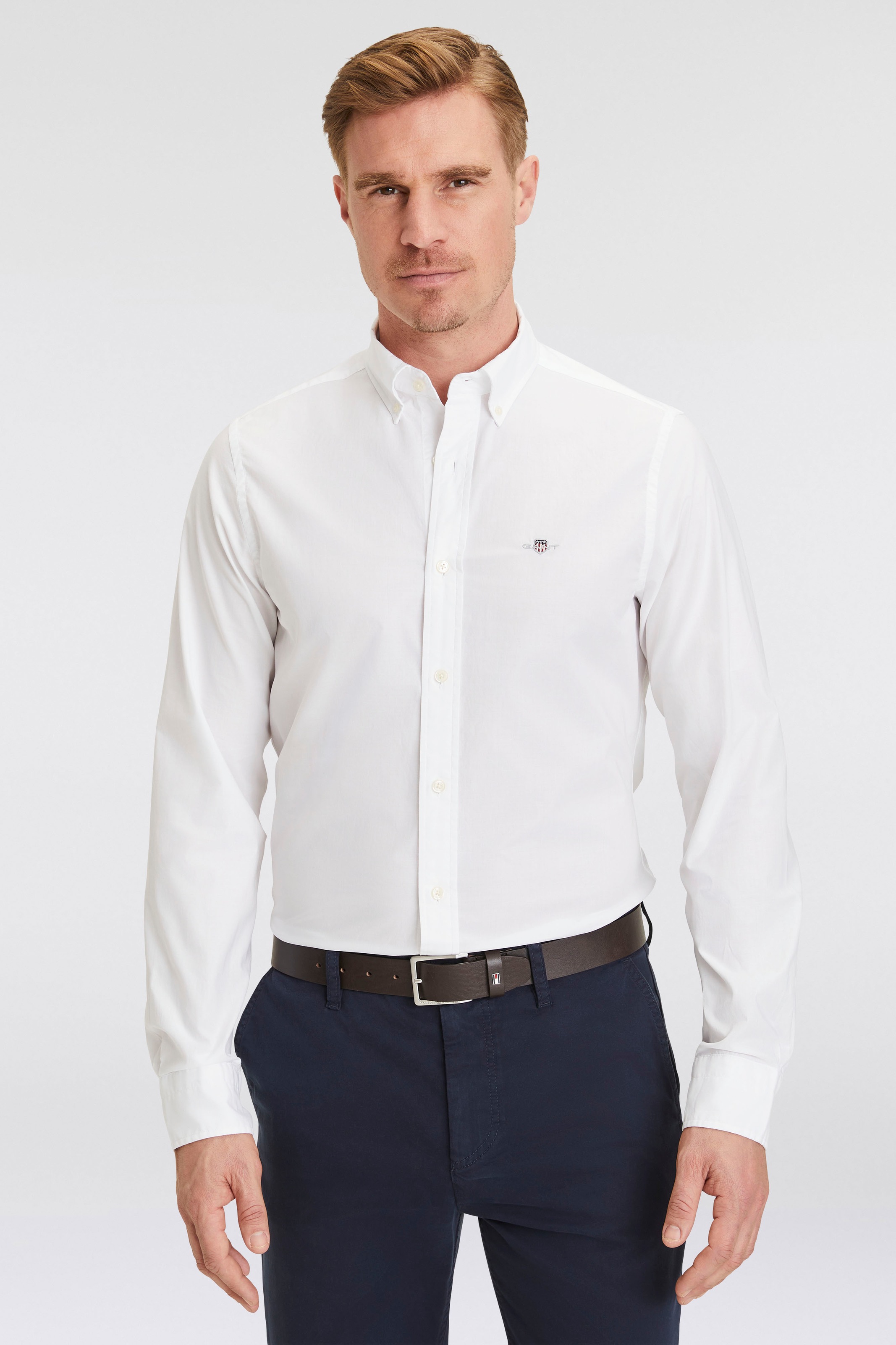 Image of Gant Langarmhemd "SLIM CLASSIC POPLIN SHIRT" mit klassischer Logostickerei auf der Brust