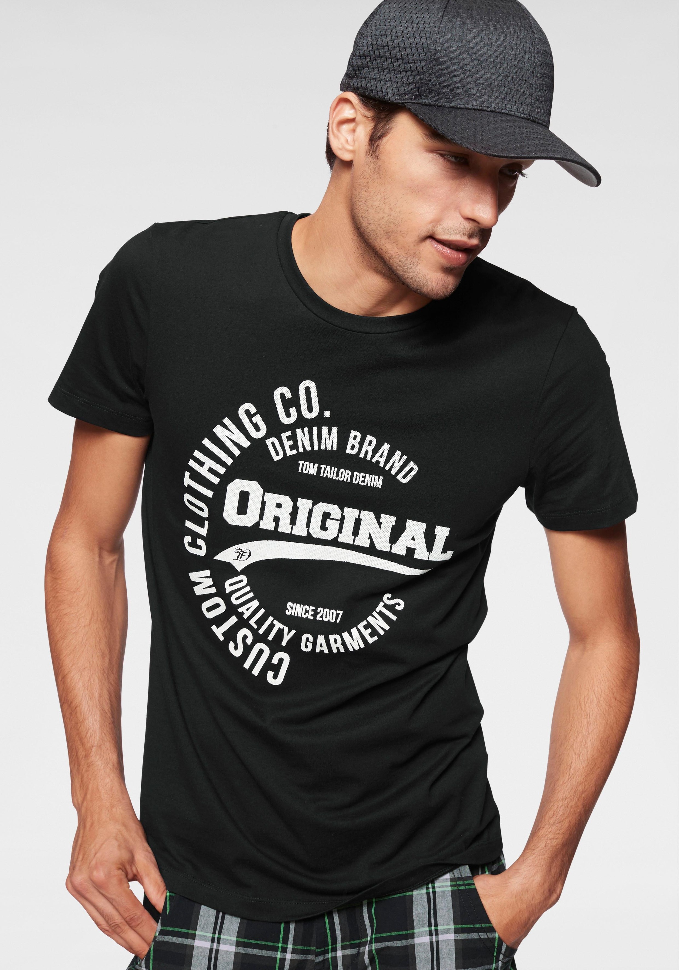 Image of TOM TAILOR Denim Rundhalsshirt, mit kontrastfarbenem Print bei Ackermann Versand Schweiz