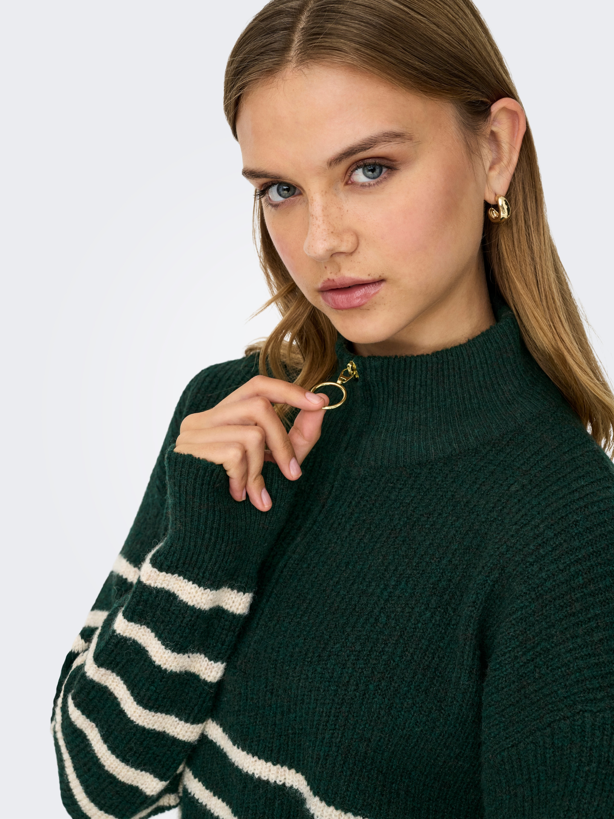 ONLY Pull en tricot »ONLTOKYO L/S ZIP PULLOVER KNT NOOS«