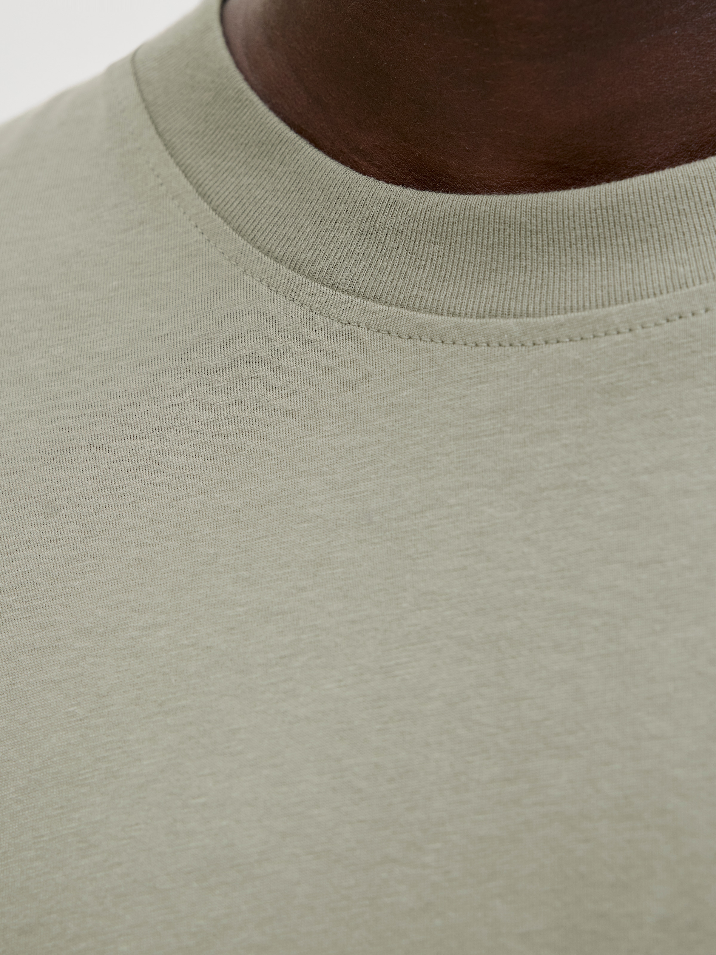 Jack & Jones T-shirt oversize »JJEBRADLEY Oversize T-Shirt mit klassischem Rundhalsausschnitt« mit gekämmten Jersey