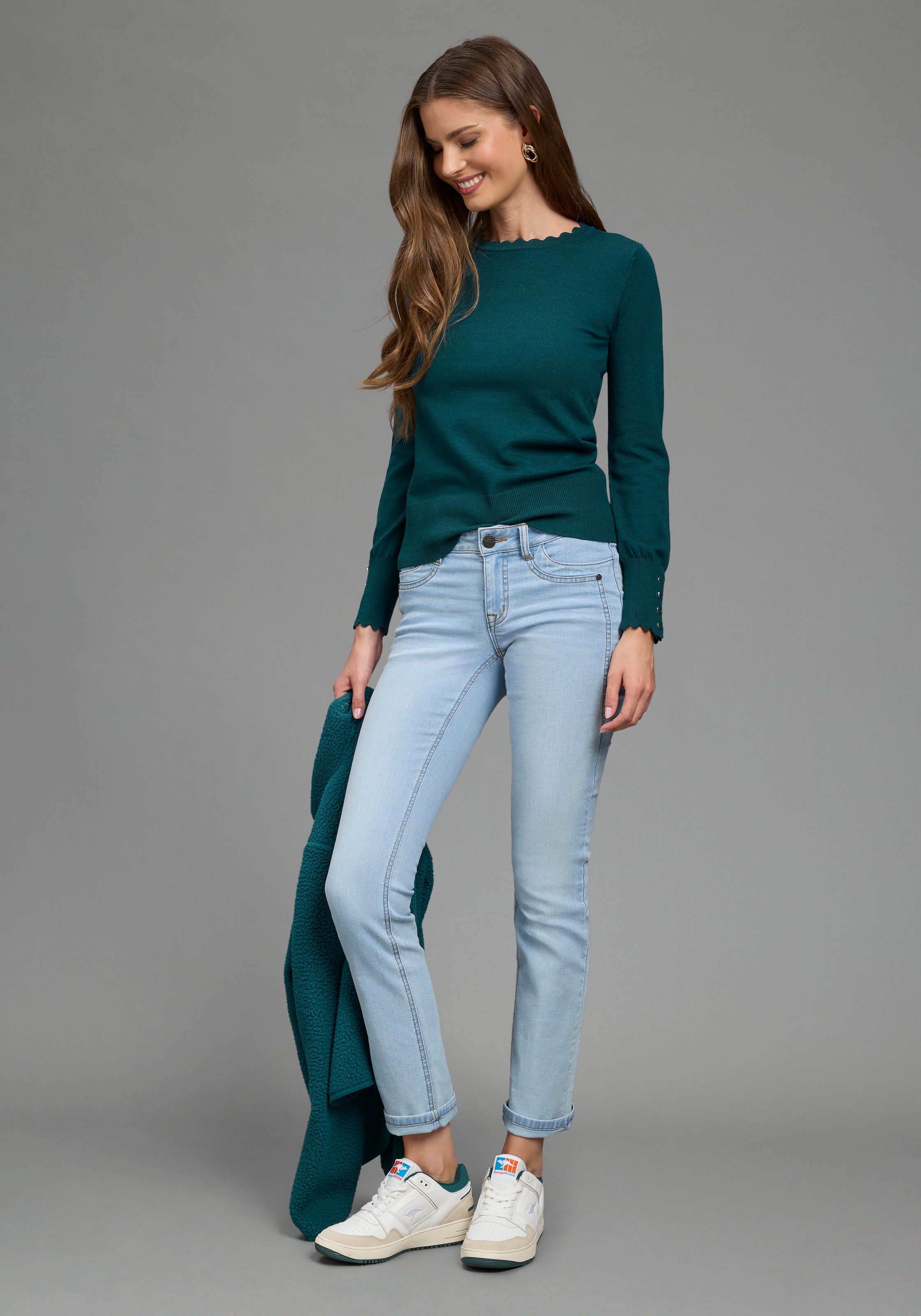 Laura Scott Pull en tricot maille fine douillette avec bordure ondulée féminine