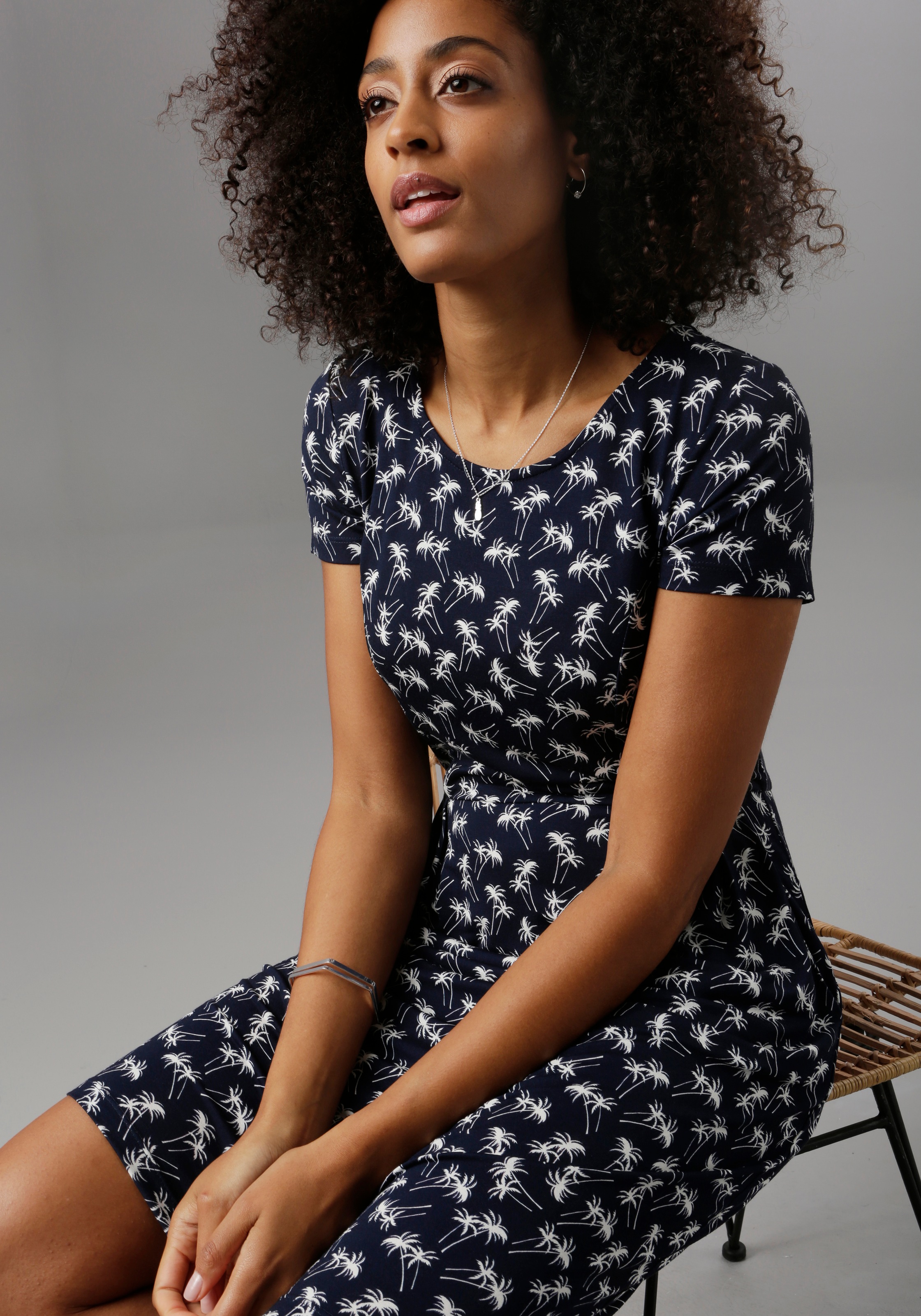 Image of Aniston SELECTED Sommerkleid, mit Eingrifftaschen bei Ackermann Versand Schweiz