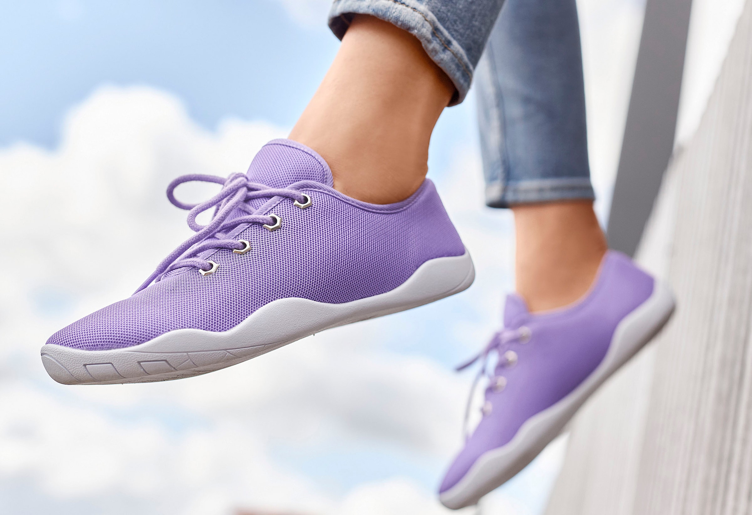 LASCANA Sneaker, mit ultraflache Sohle, superleicht, Schnürhalbschuhe, Unisex VEGAN