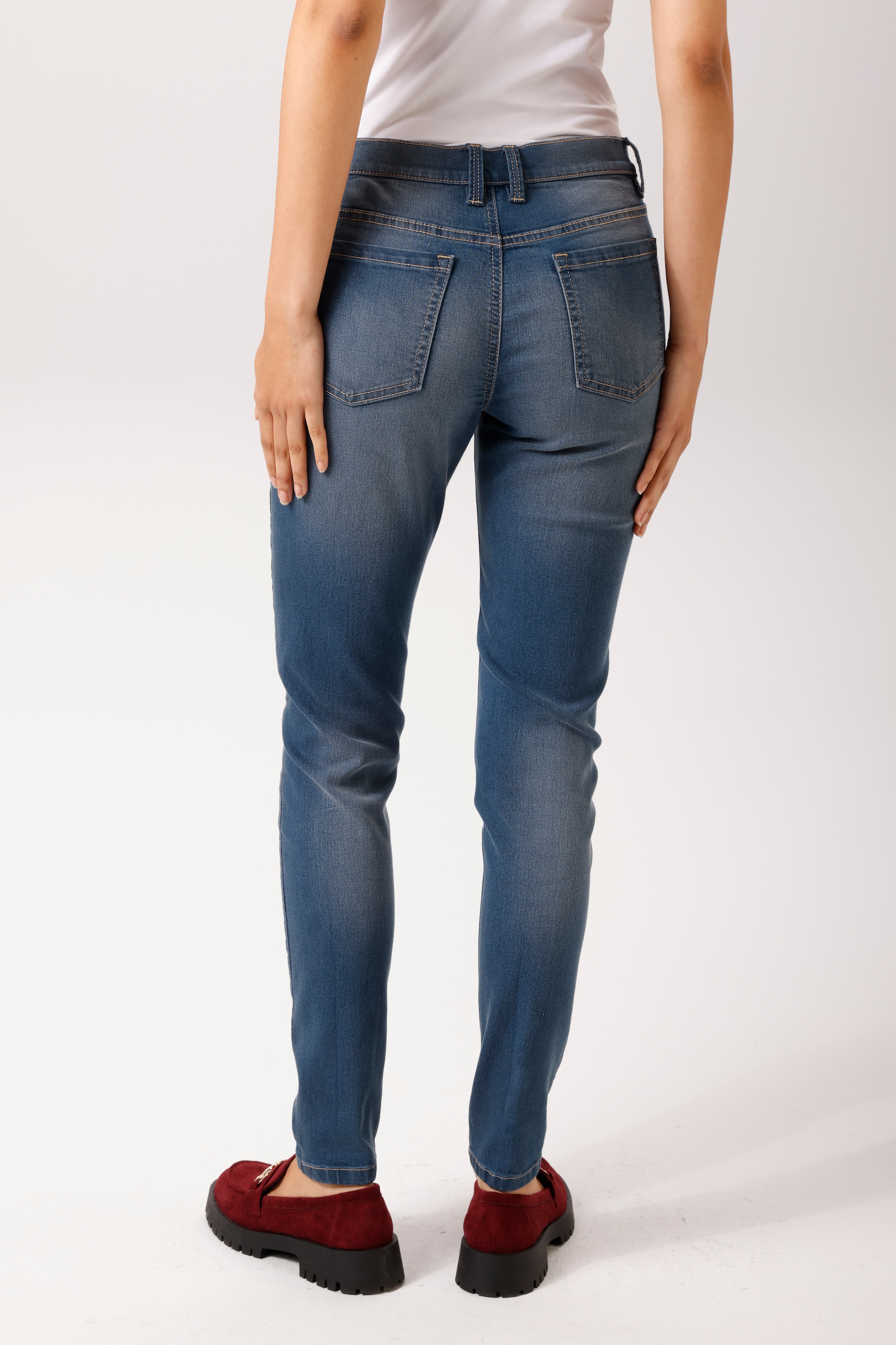 Aniston CASUAL Skinny-fit-Jeans in trendiger Used-Waschung - NEUE KOLLEKTION