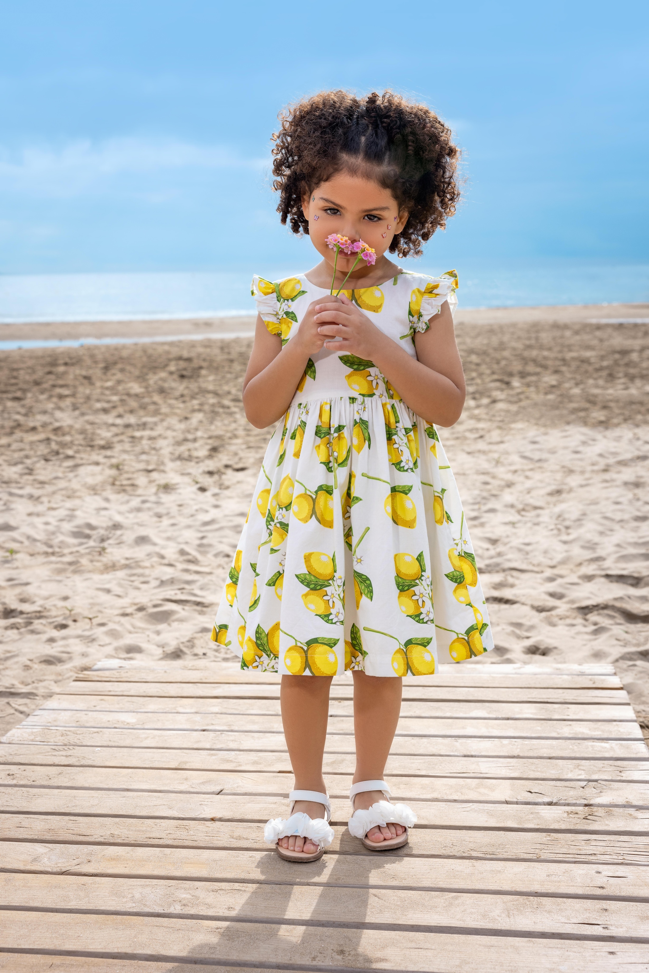 Blue Seven Sommerkleid, mit süssen Flügelärmeln und sommerlichem Alloverdruck