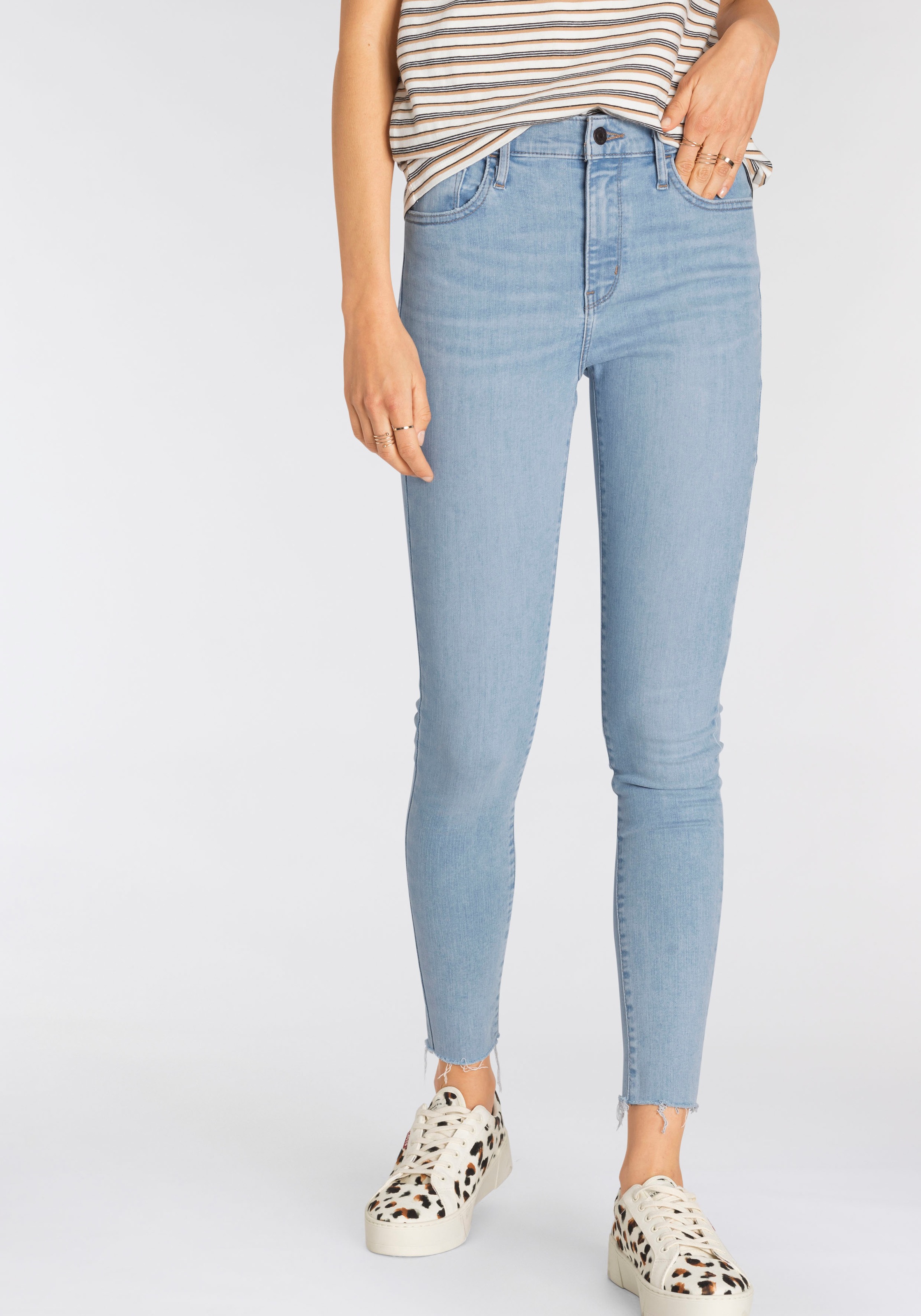 Image of Levi's® Skinny-fit-Jeans »720 High Rise Super Skinny«, mit Destroyed-Effekten bei Ackermann Versand Schweiz
