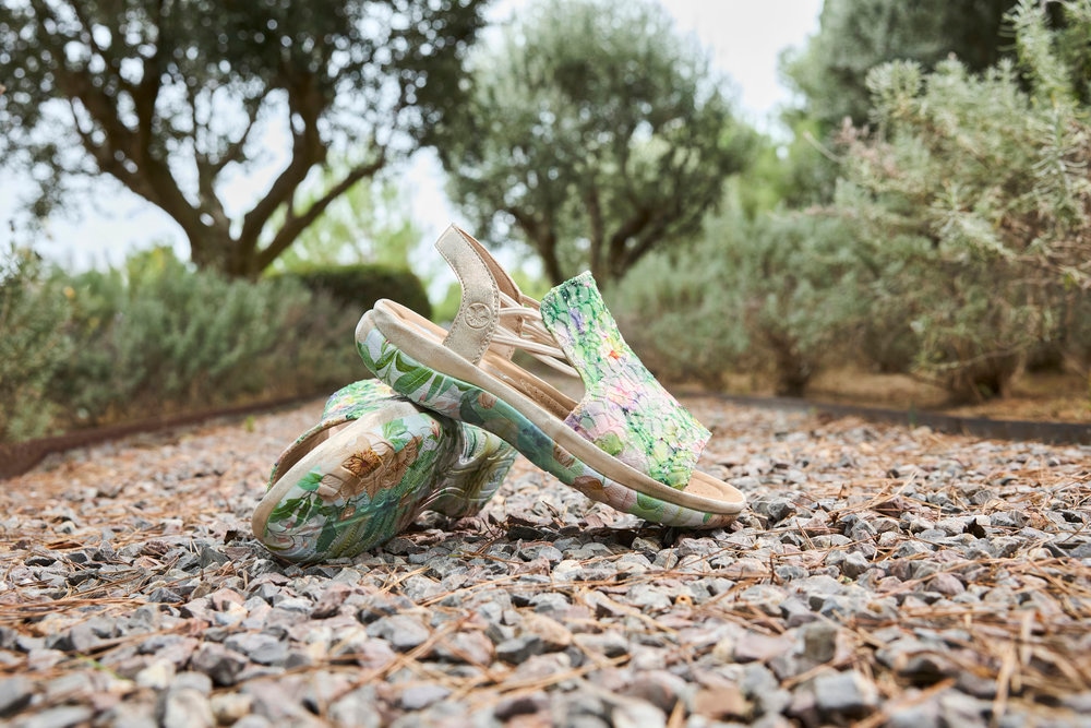 Rieker Sandale  Chaussure d'été, chaussure à enfiler avec élastiques latéraux pour un bon maintien