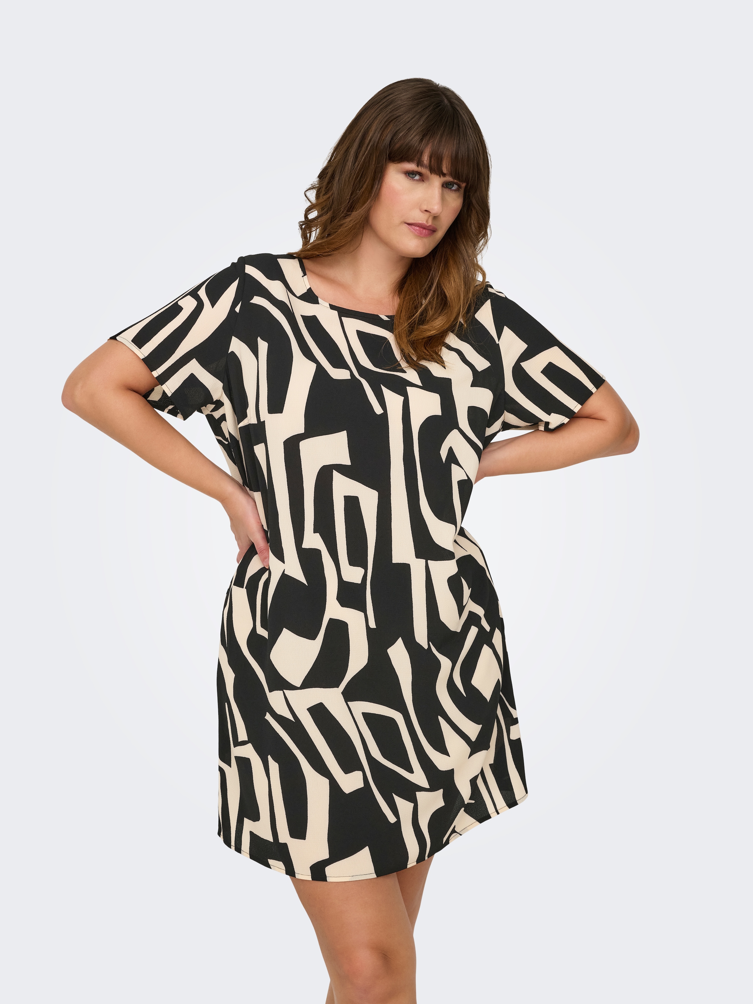 Image of ONLY CARMAKOMA Sommerkleid "CARLUX SS TUNIC DRESS WVN NOOS" Materialmix, loose fit