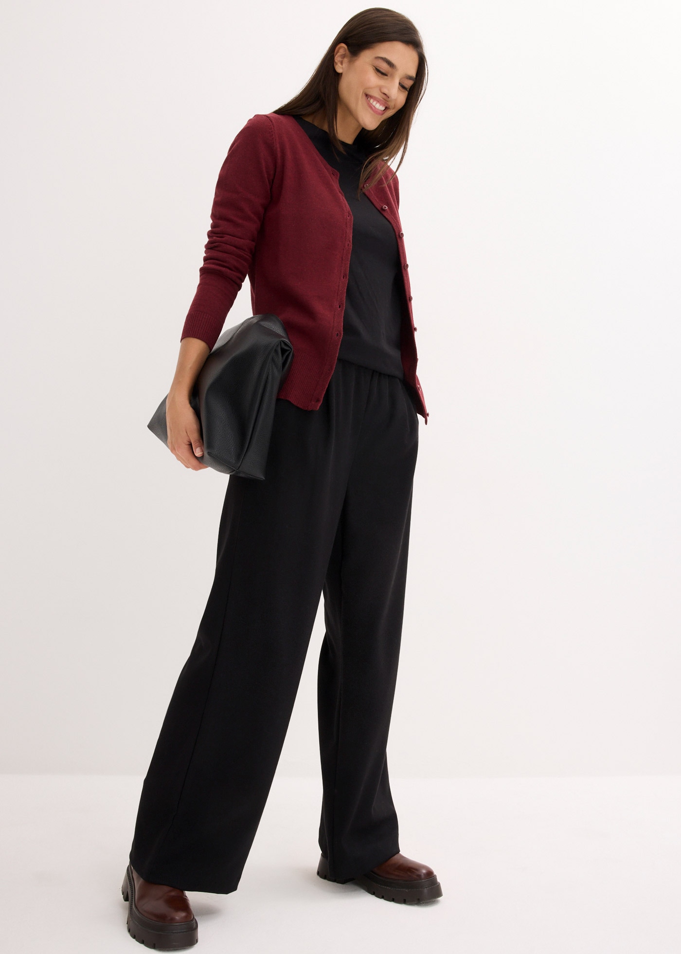 bonprix Veste en tricot gerade Passform, unifarben, aus Baumwollmischung, mit Knopfleiste