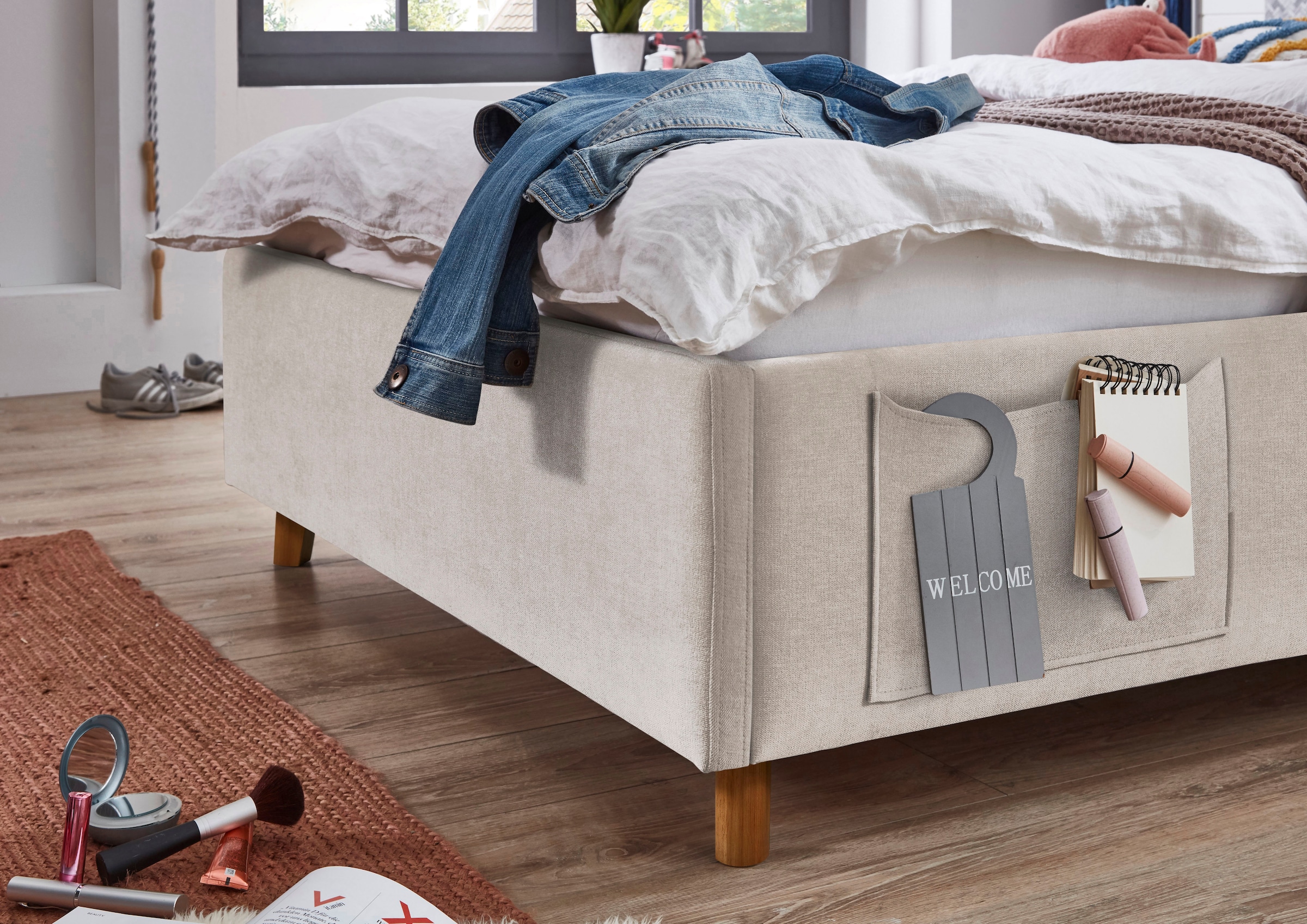meise.möbel Lit d'enfant »COSY in de Breiten 90, 120 & 140 erhältlich, wahlweise mit Bettkasten« disponible avec pied en bois noir ou chêne, incl. prise USB