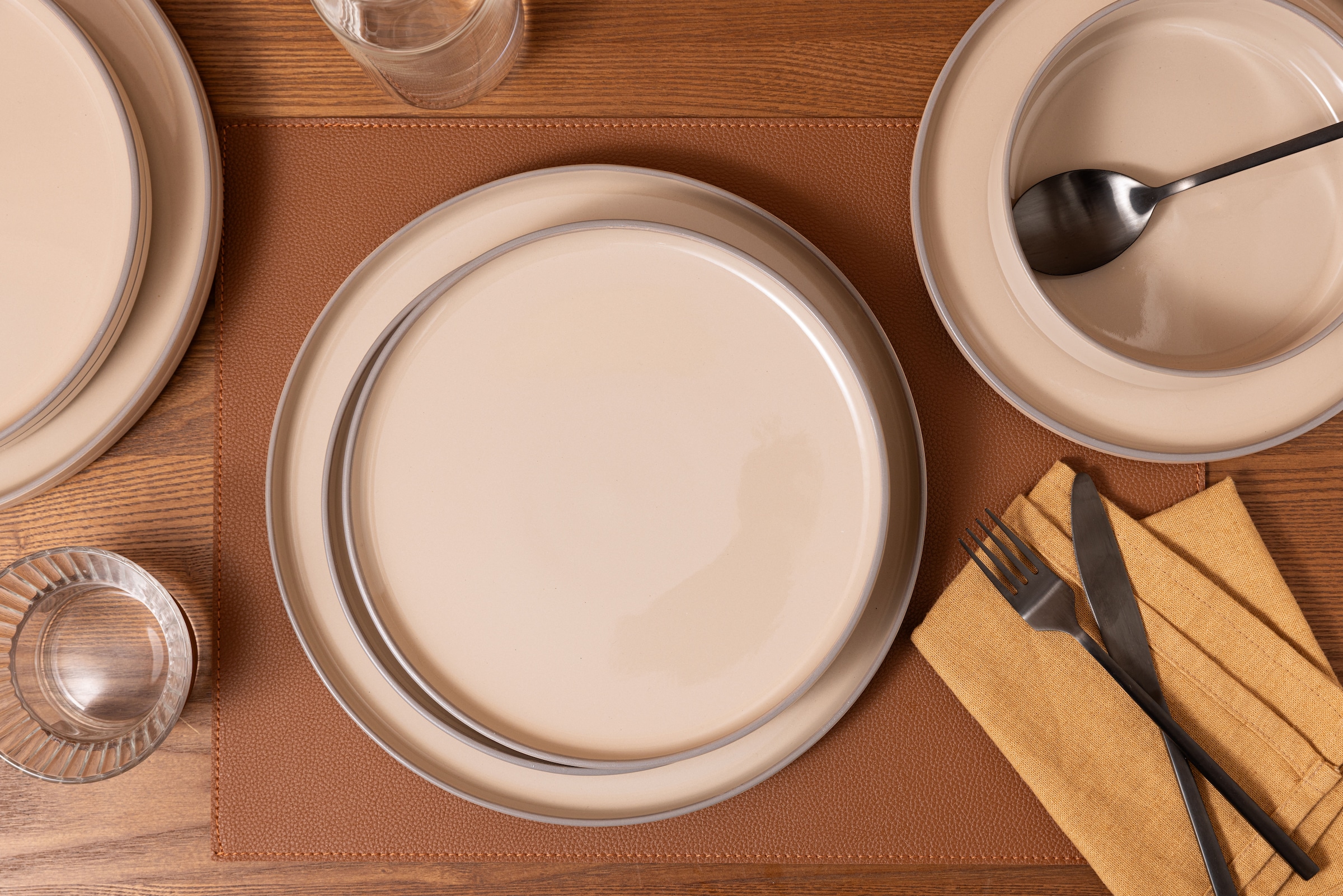 GOODproduct Set de vaisselle »Ylvii, aussen matt, innen glänzend« spülmaschinenfest und mikrowellengeeignet