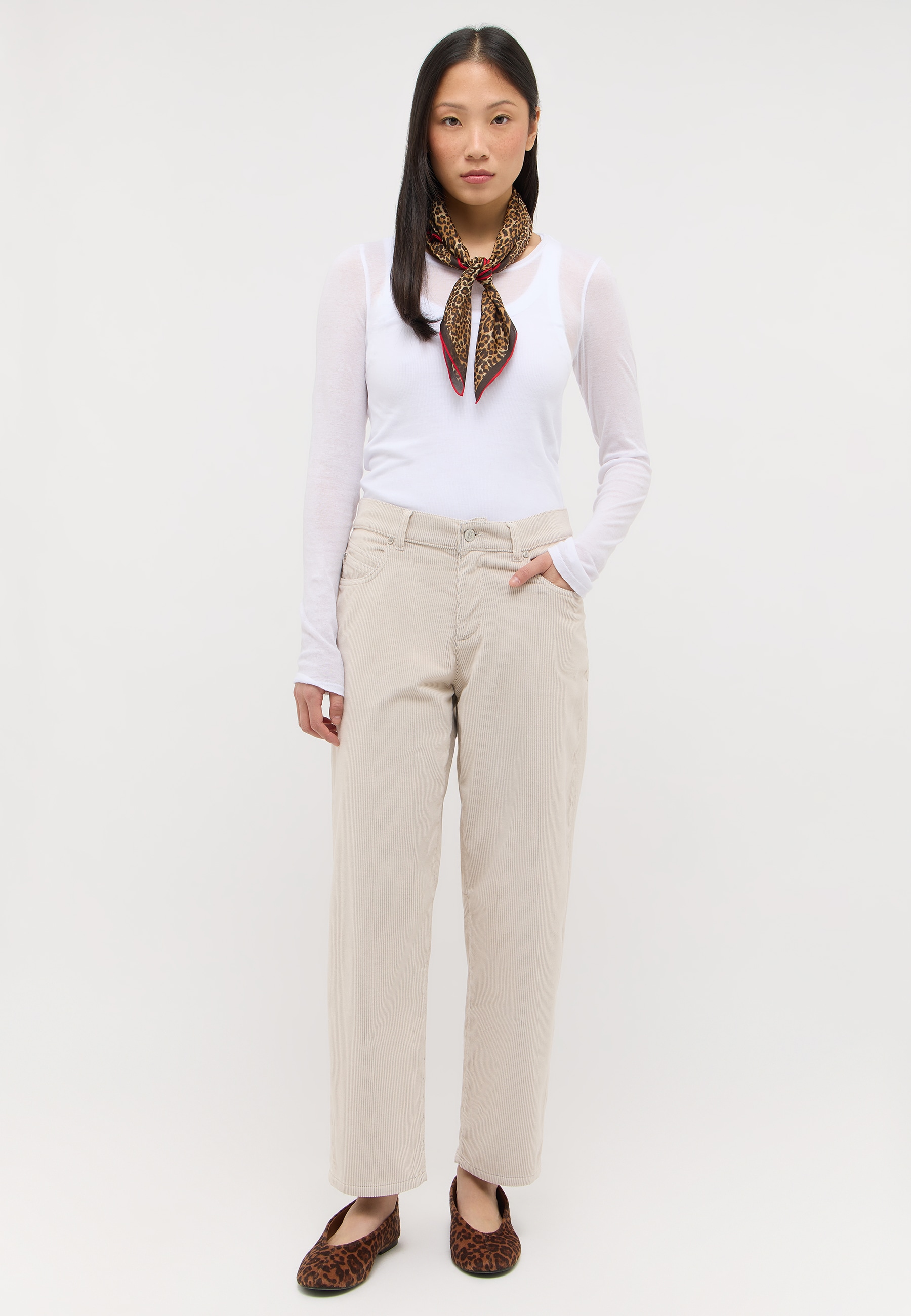 ANGELS Cordhose »EVY«  Relaxed Fit, moderne O-Shape Form
