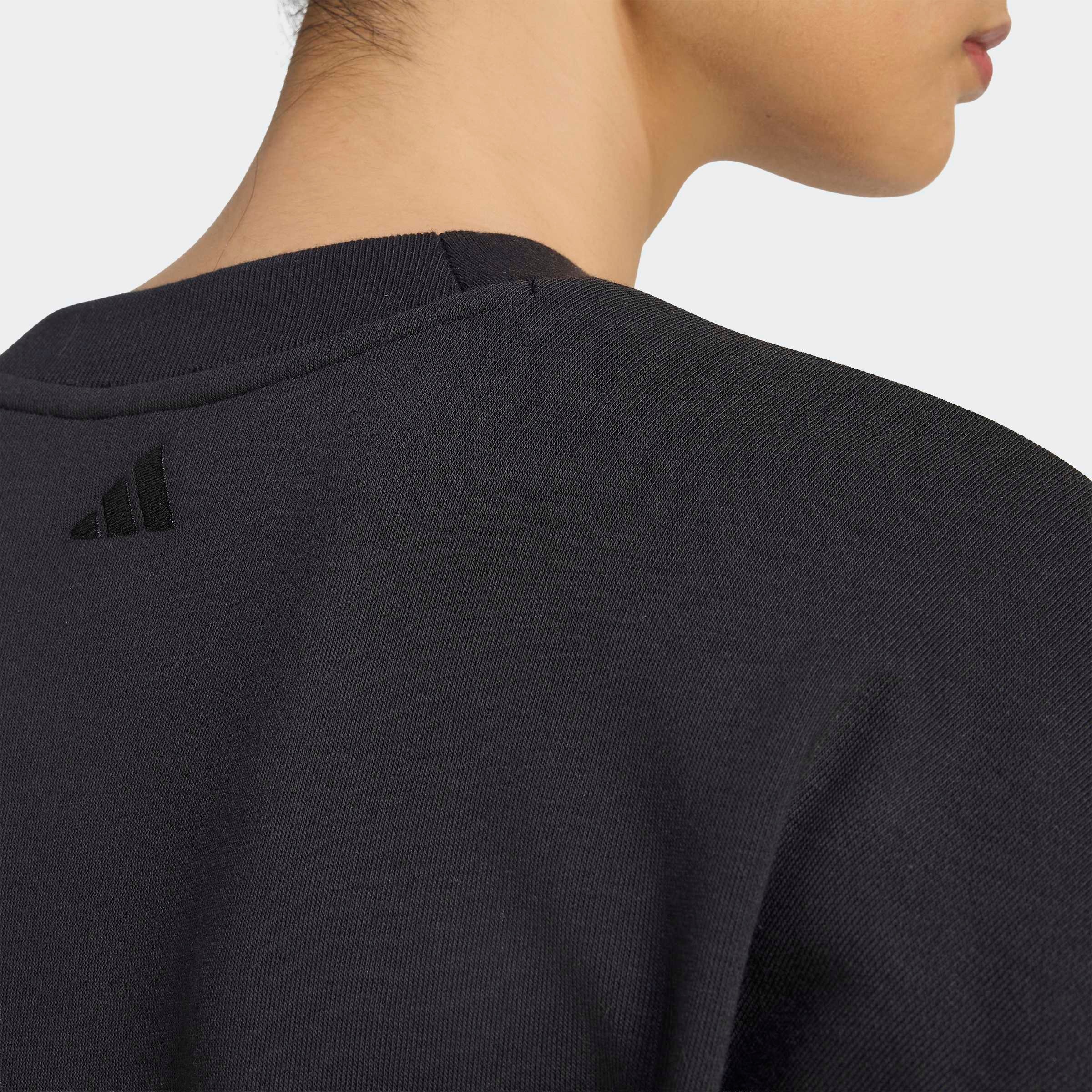 adidas Sportswear Sweat-shirt »SEASONAL ESSENTIALS SATIN-, V-AUSSCHNITT«, avec col en V, sans fermeture, longueur normale
