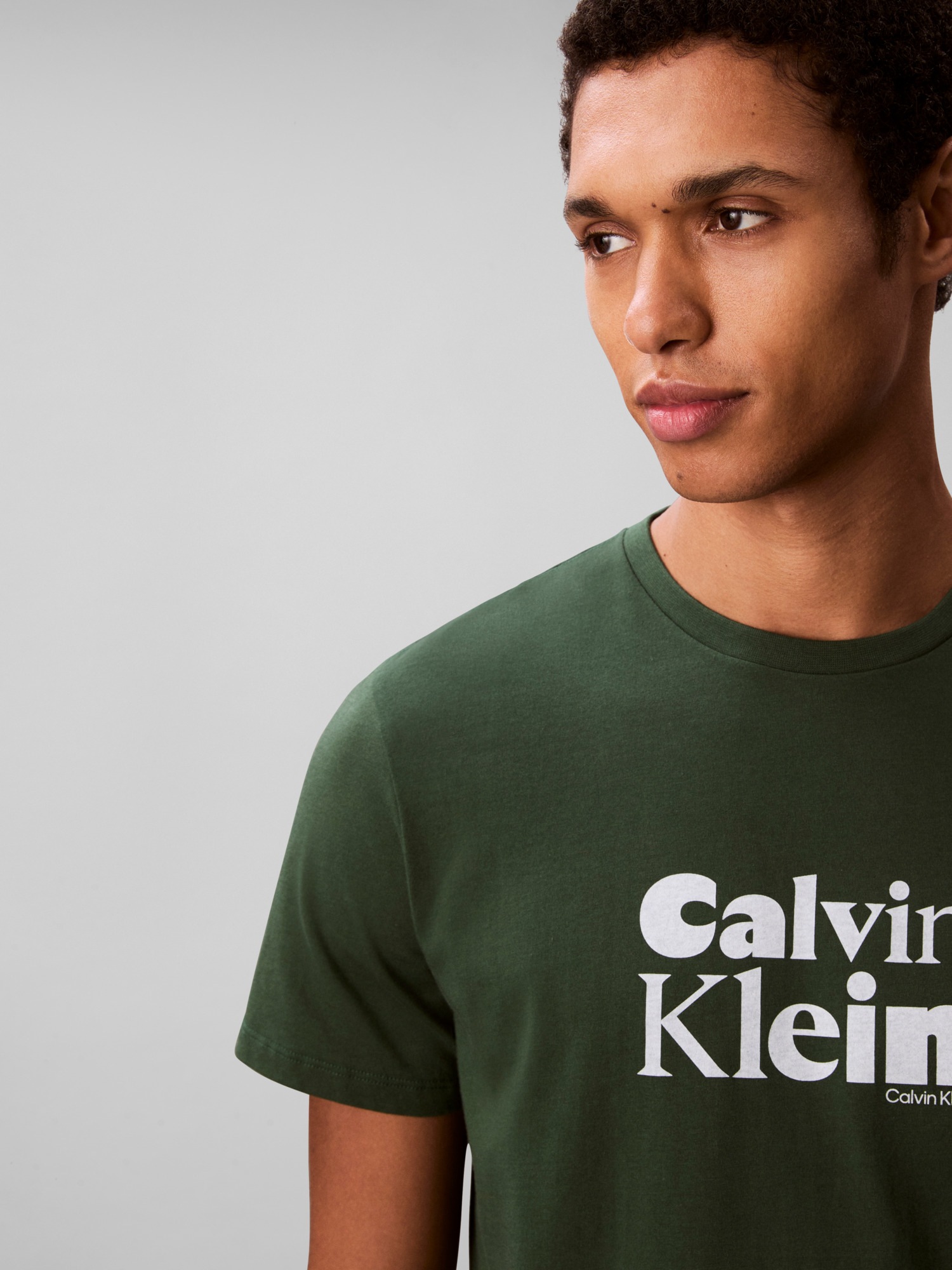 Calvin Klein T-Shirt »SS 30S EU CALVIN KLEIN BOLD GRAP«, Mit Rundhalsausschnitt, regular fit