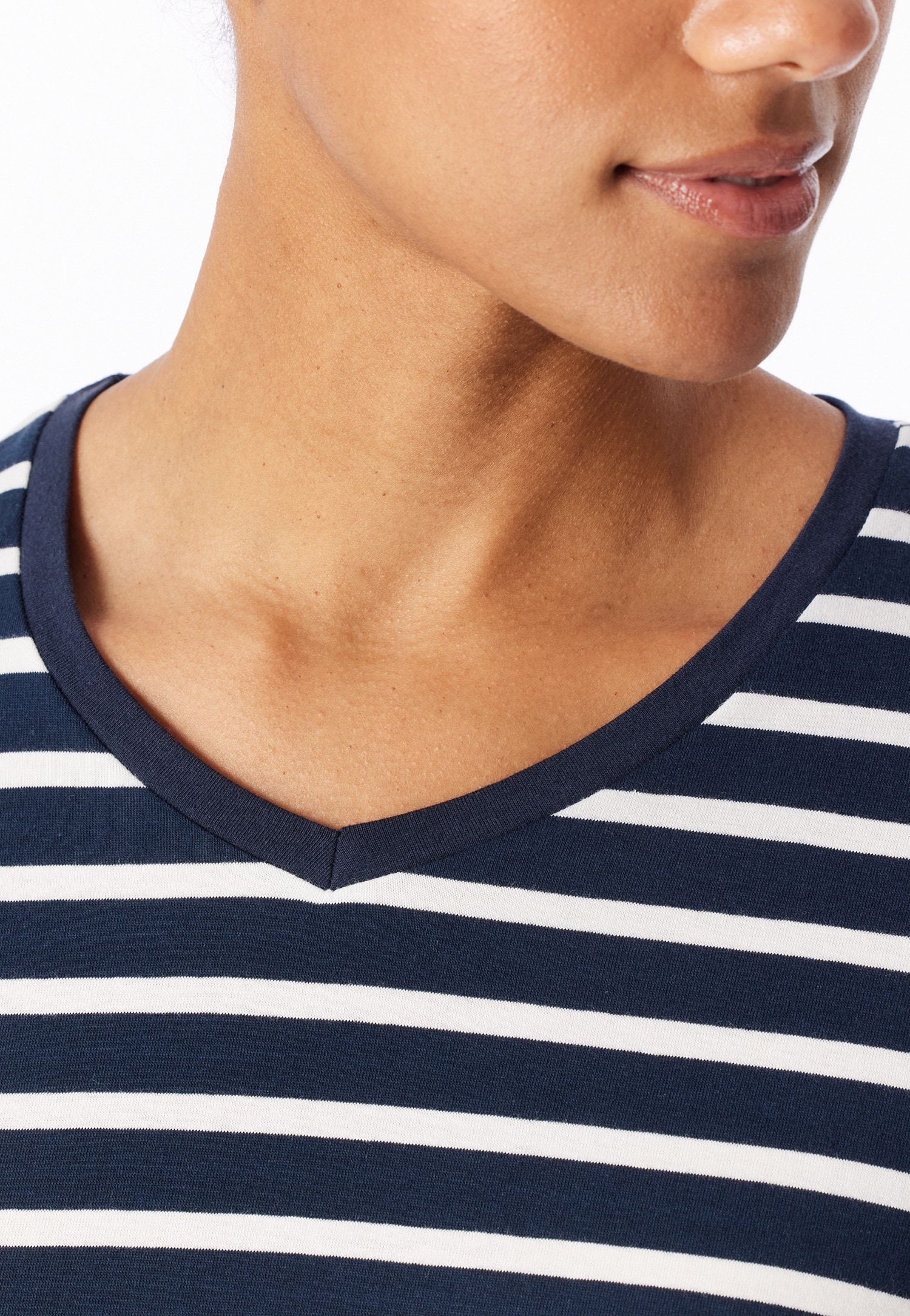 Schiesser Chemise de nuit »Casual Essentials« Paquet,  Poches externes avec col en V léger