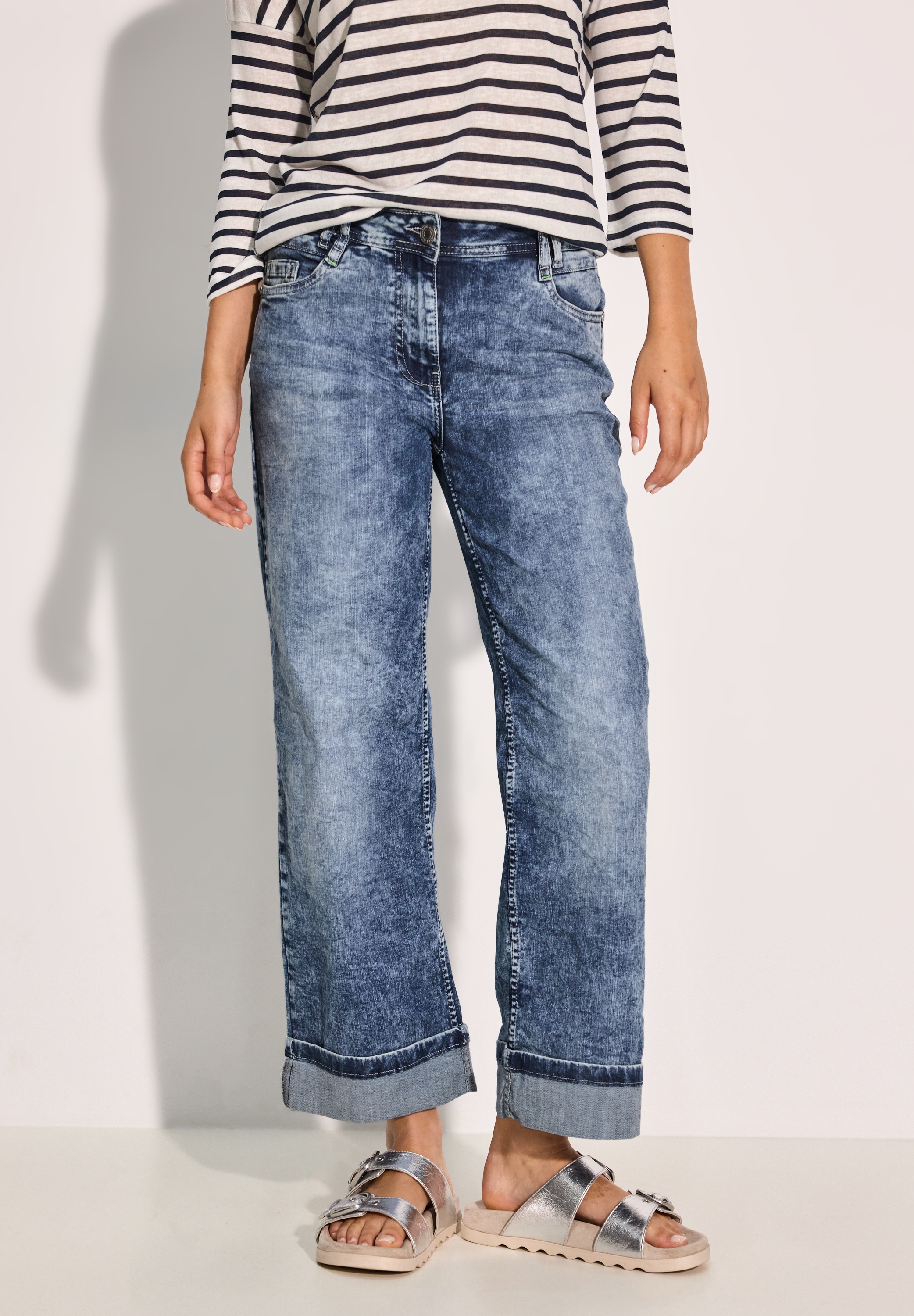 5-Pocket-Jeans »STYLE NEELE«, Loose fit, mit Turn-Up am Saum