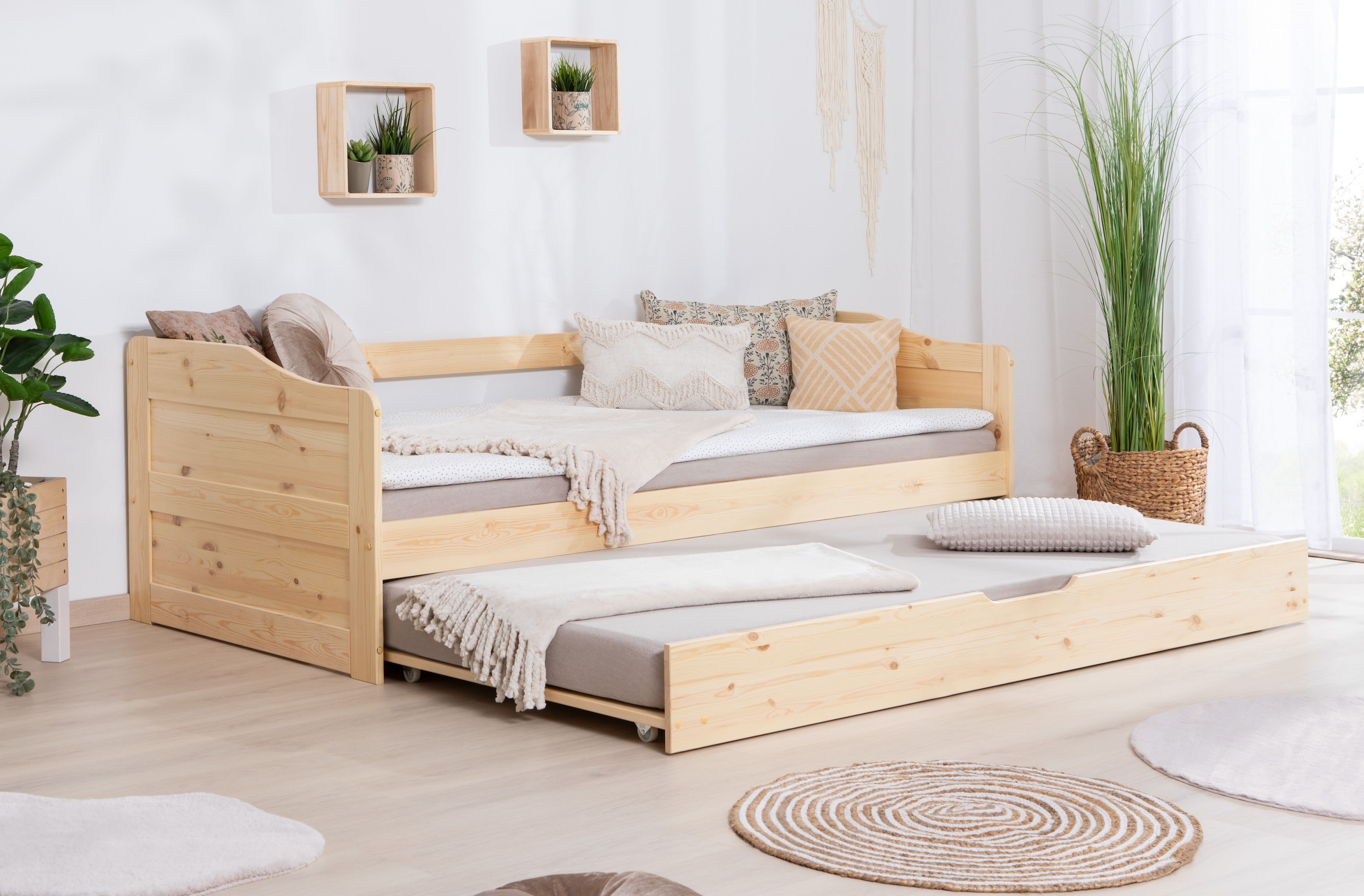 Ticaa Funktionsbett »Melinda, Daybett, Jugendbett, 2 Schlafplätze, Schublade auf Rollen«, (90x200cm), FSC®-zertifizierte Kiefer, 2 Rollroste, Massivholz