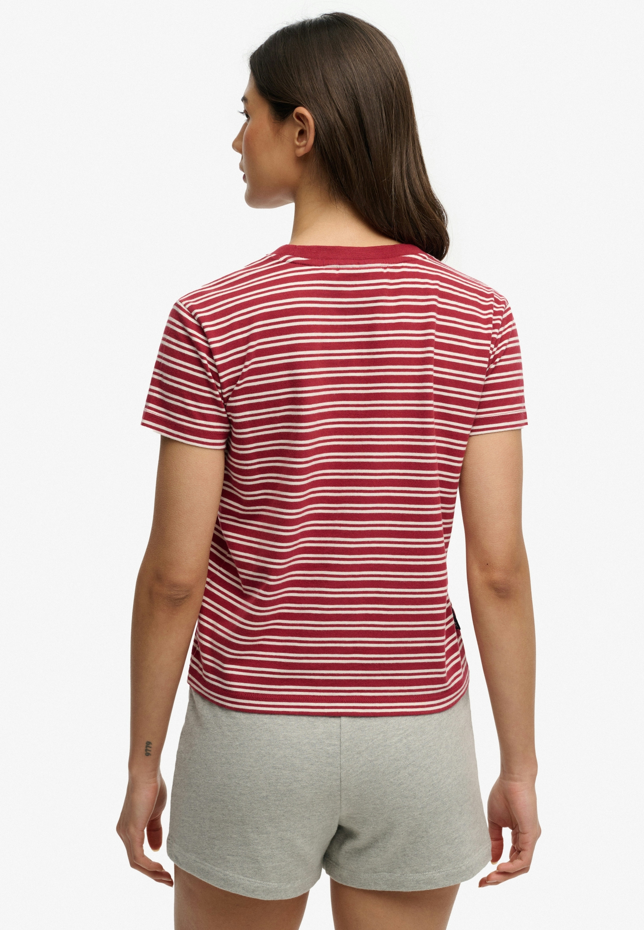 Superdry T-Shirt »ESSENTIAL LOGO STR FITTED TEE« angenehmes Tragegefühl durch besonders weiche Haptik