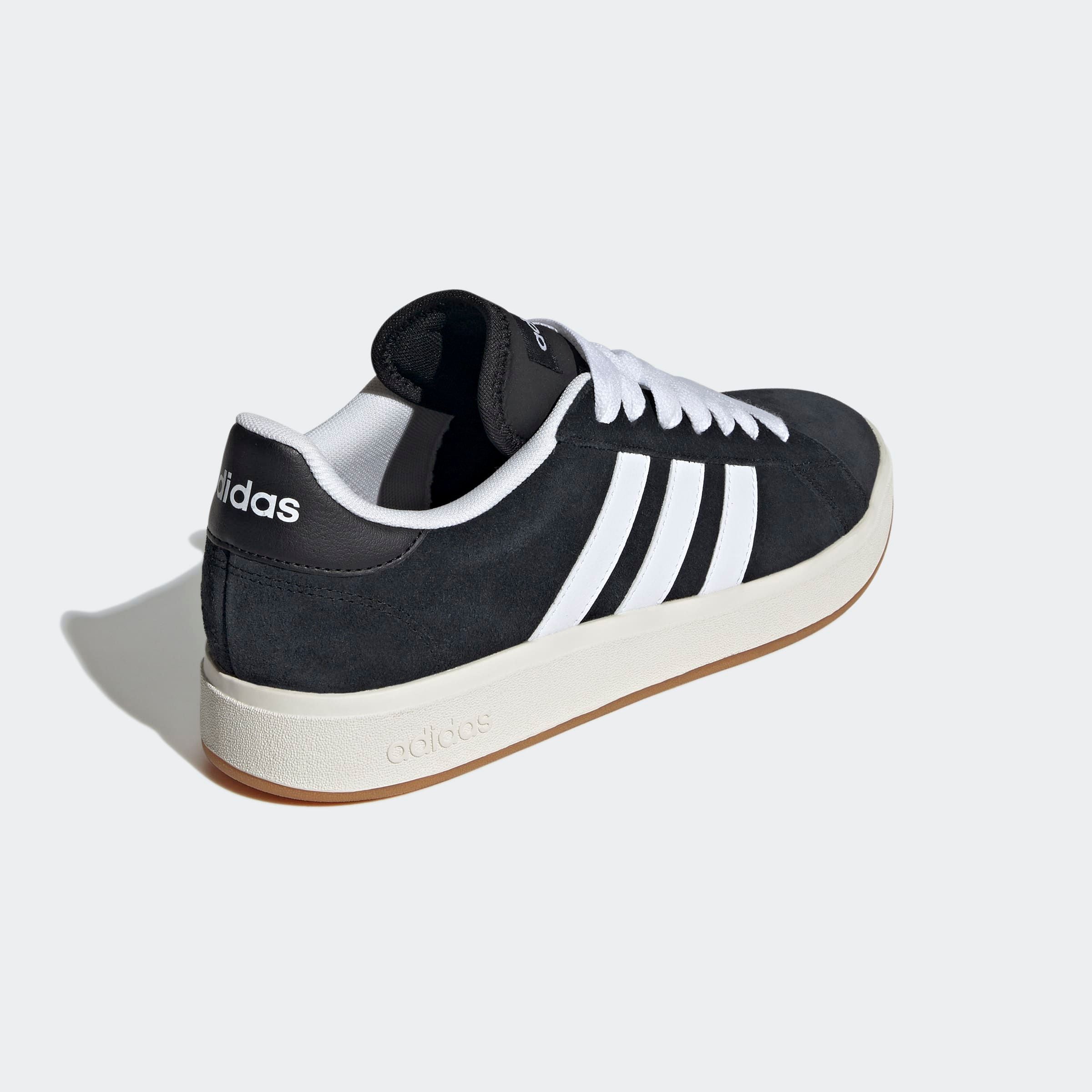 adidas Sportswear Sneakers »GRAND COURT BASE 00S«  Design auf den Spuren des adidas Campus 00