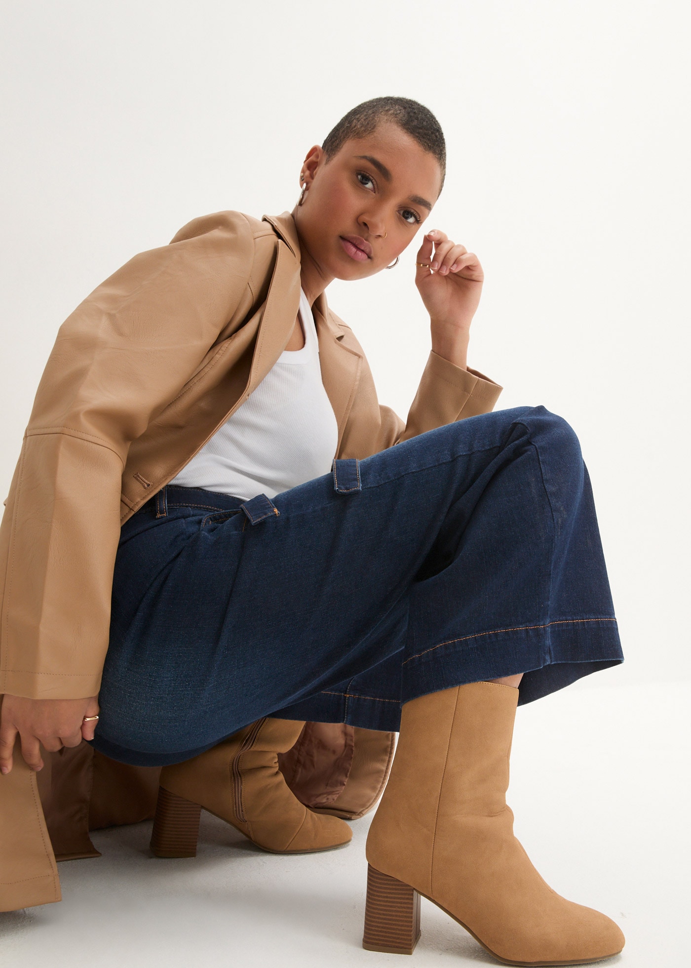 bonprix Jeans large mit seitlichem Teilgummibund, mit Bindegürtel, mit breitem Saum