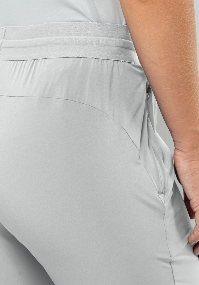 Jack Wolfskin Relaxhose »PRELIGHT CHILL PANTS W«