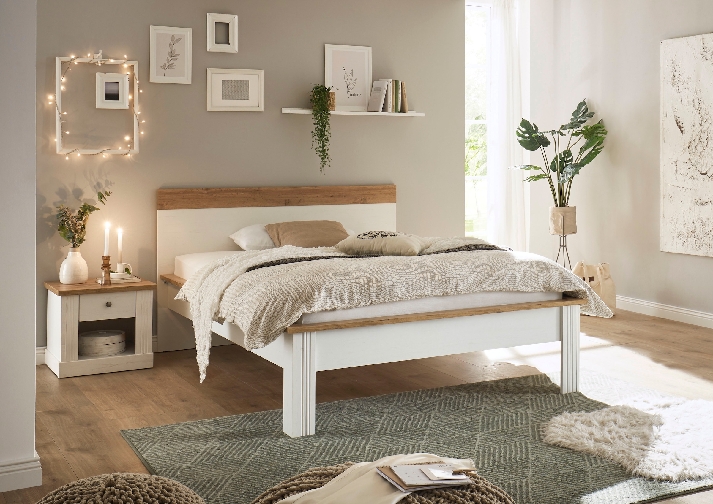 Home affaire Schlafzimmer-Set »Westminster«, Bett Breite Liegefläche 90 oder 140cm und 1 Nachtkommode