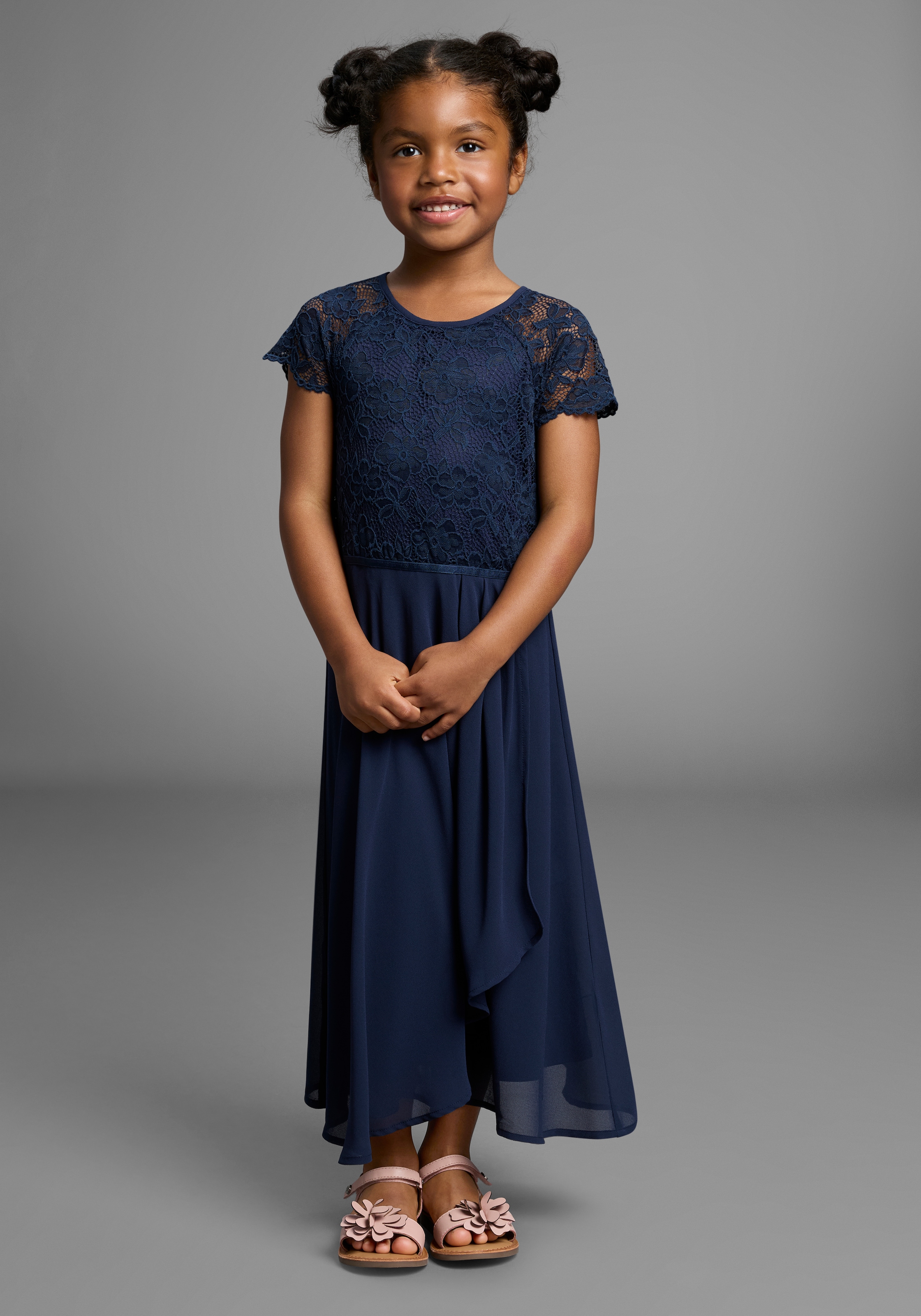 KIDSWORLD Robe en jersey »Festliches Kleid mit Spitze« Robe élégante avec dentelle et chiffon
