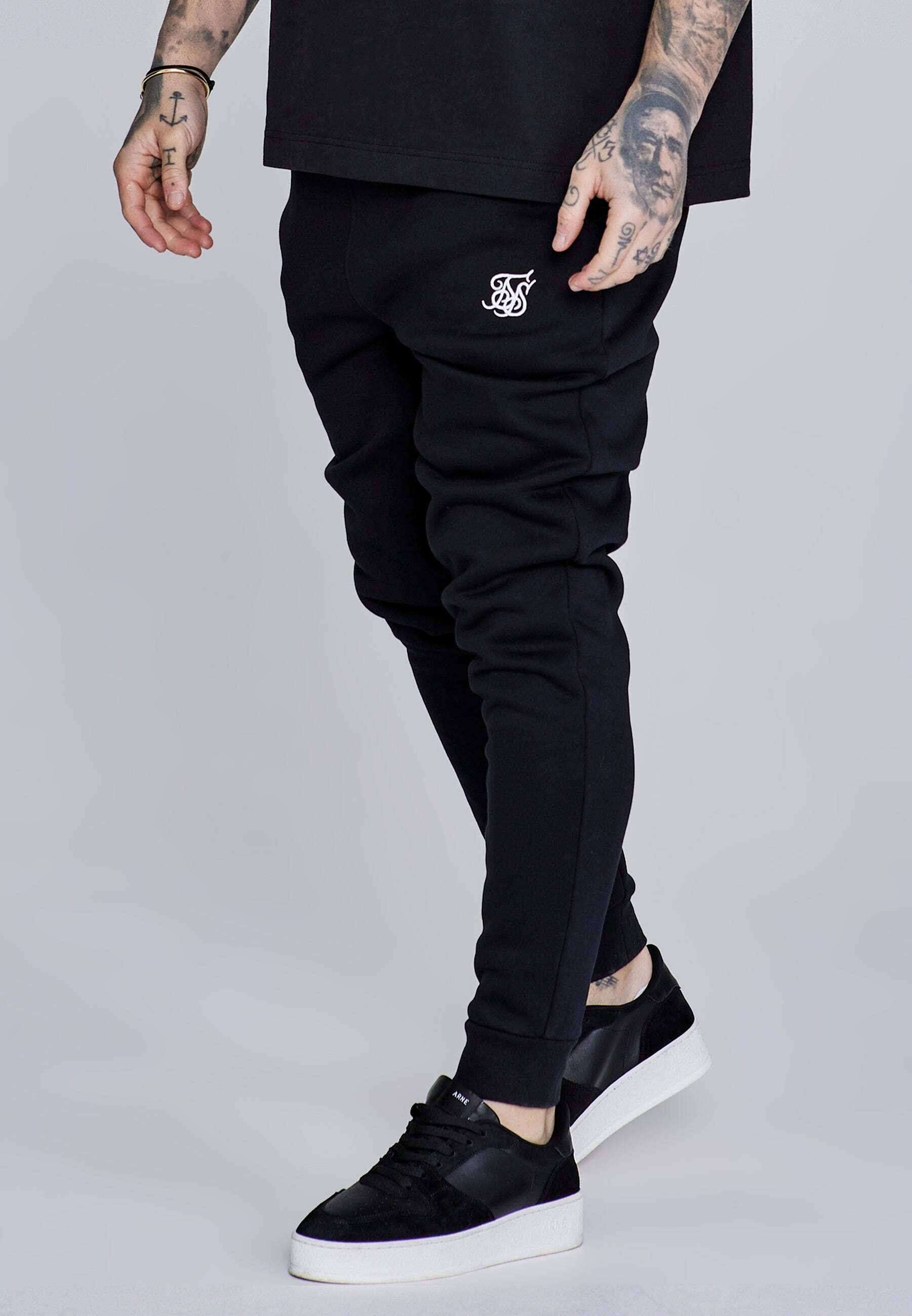 Siksilk Sweatpants »Siksilk Jogginghose Essentials Joggers«