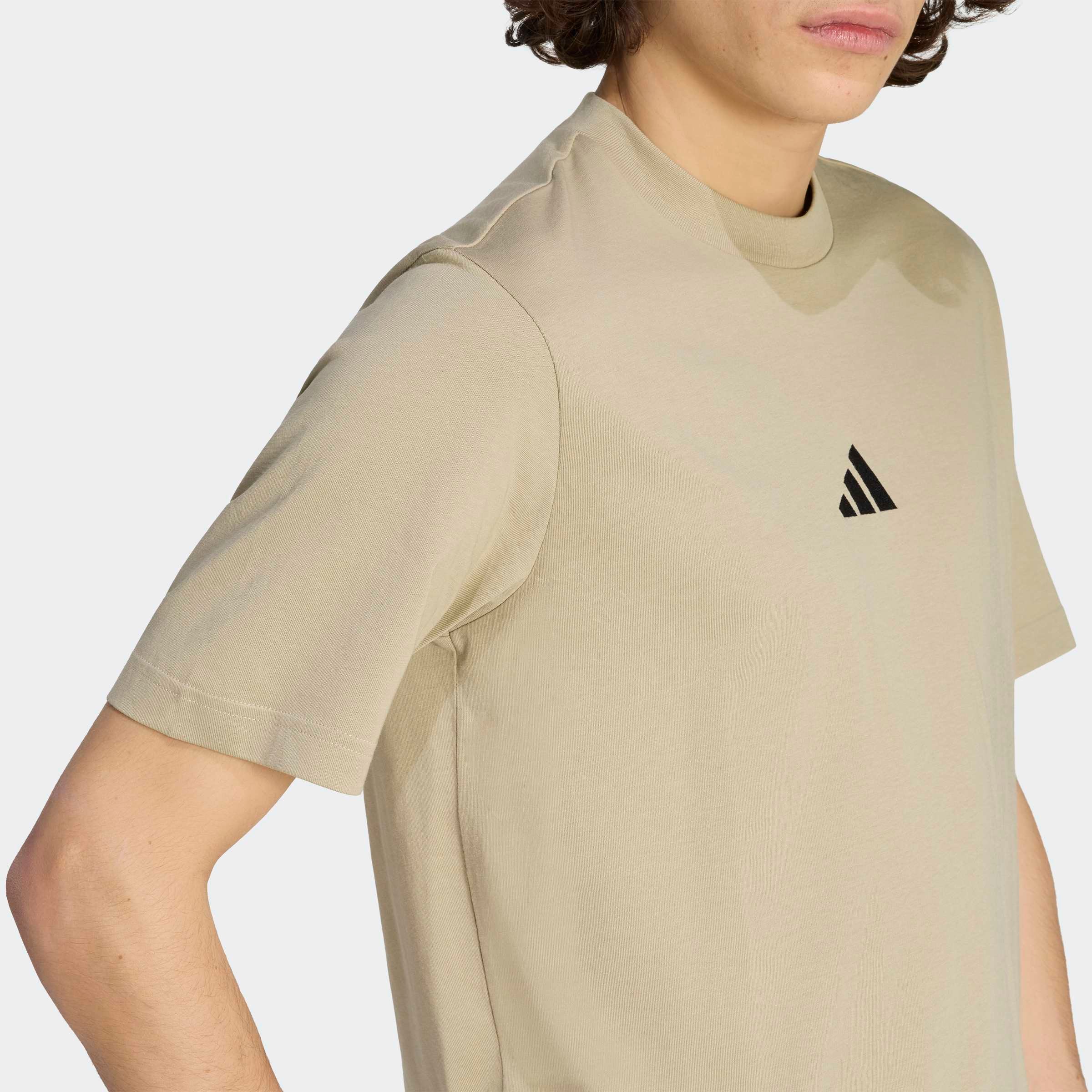 adidas Sportswear T-Shirt »ESSENTIALS SMALL LOGO SINGLE JERSEY« sportliches Kurzarmshirt, mit Rundhalsausschnitt