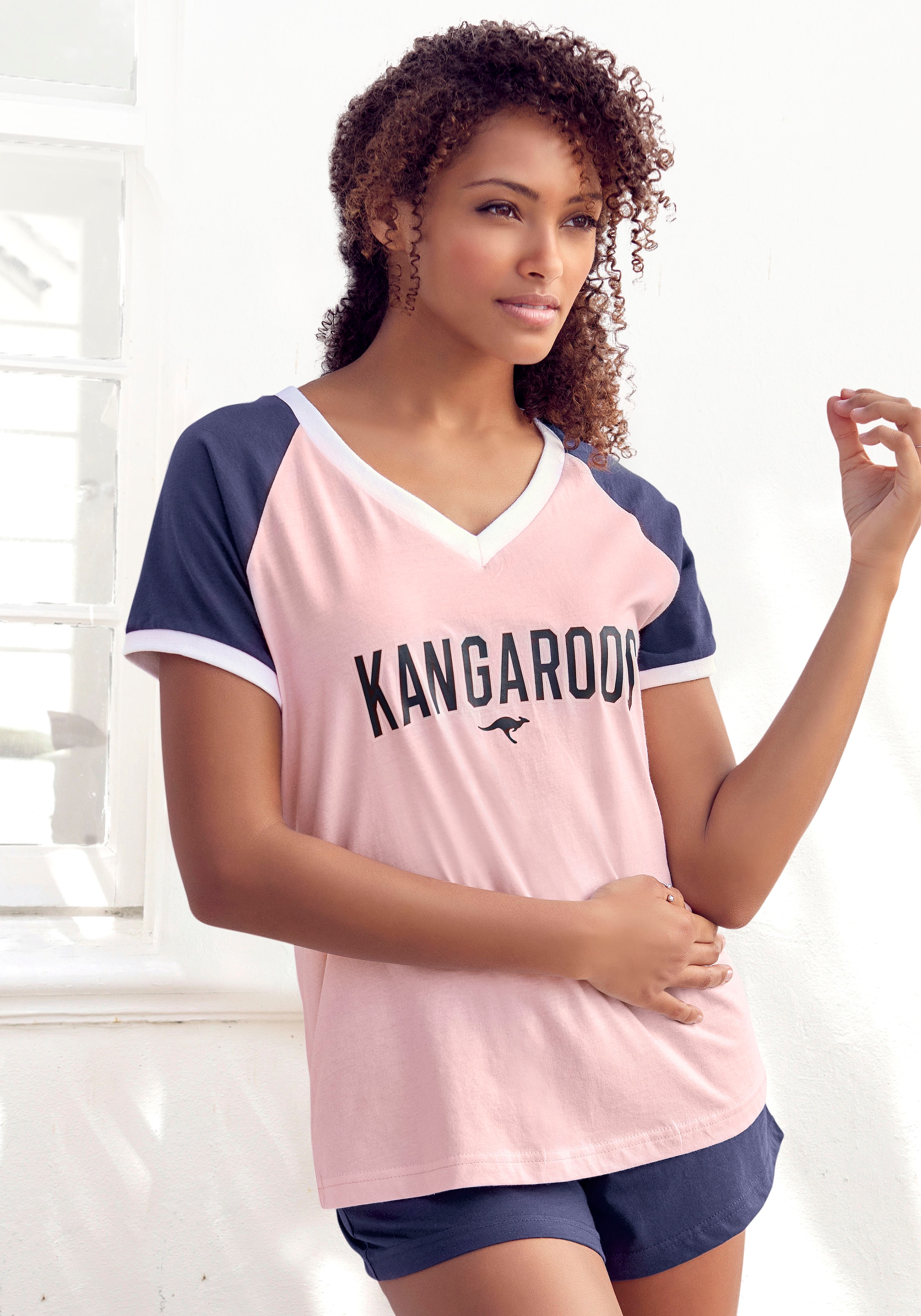Image of KangaROOS Shorty Set, 2 tlg. mit kontrastfarbenen Raglanärmeln