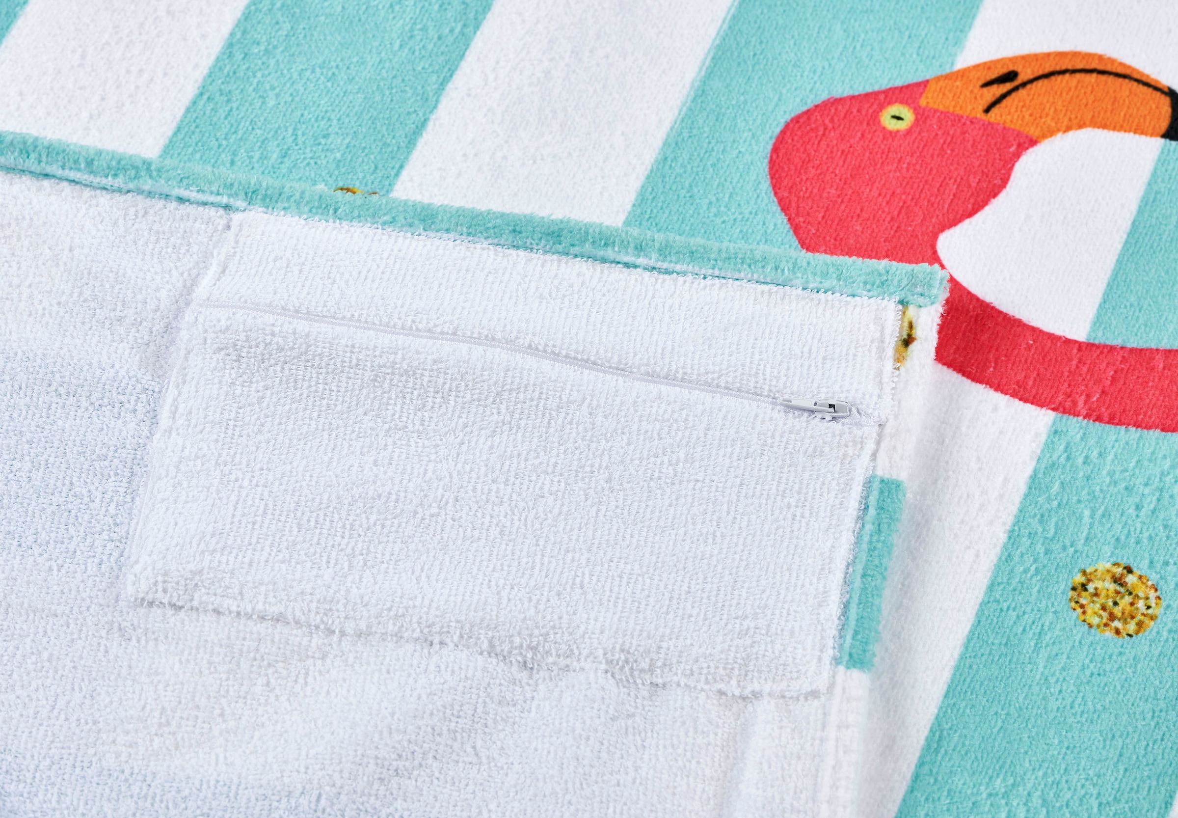 done.® Strandtuch »Flamingo«, (1 St.), gestreift & Motiv, mit Reisverschluss -Tasche für Wertgegenstände jetzt kaufen
