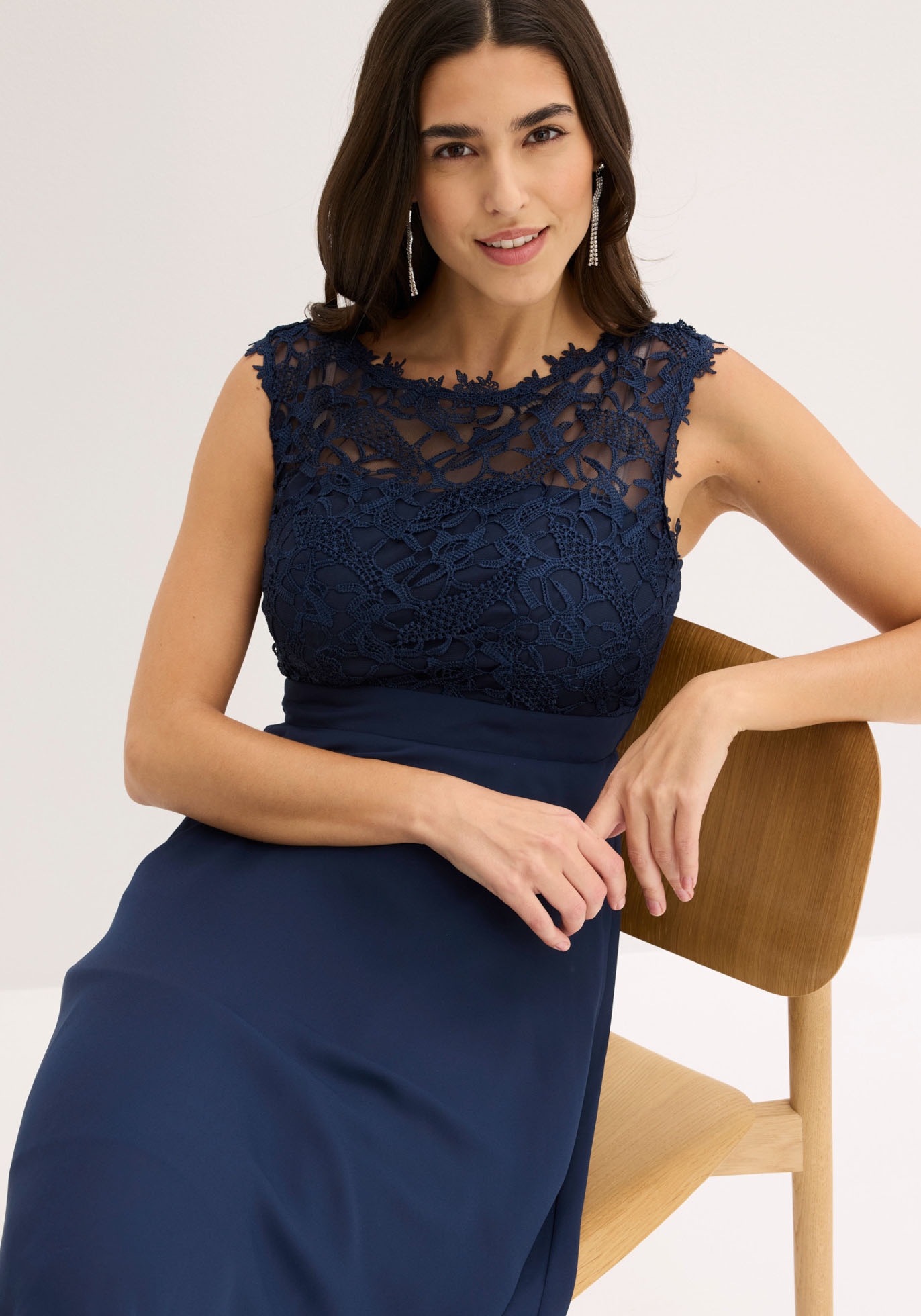 bonprix Mini-robe »Minikleid mit Spitze« 1 tlg. pour occasions spéciales, en polyester, coupe cintrée