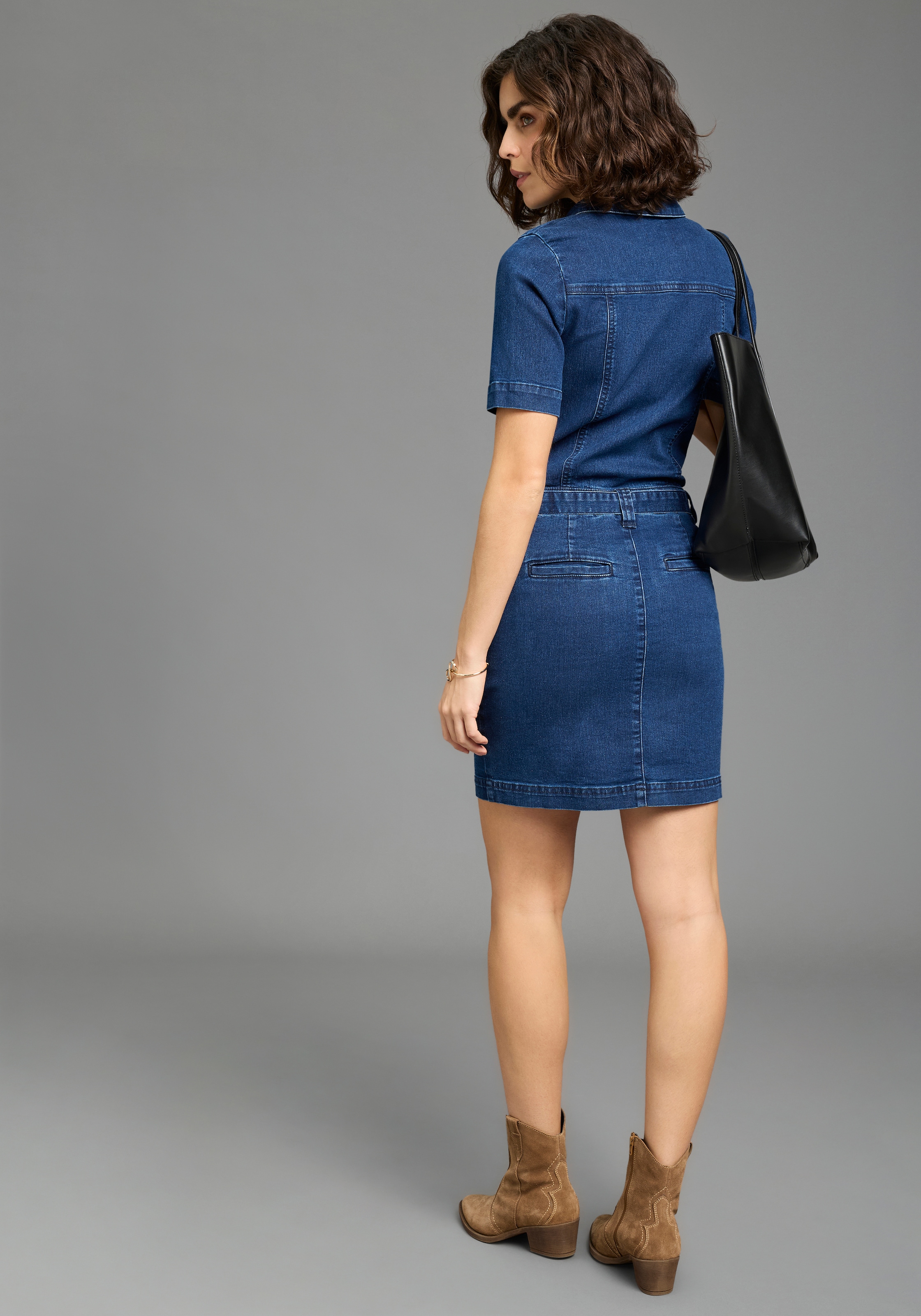 Arizona Robe en jean Poches plaquées kniefrei, aus elastischer Baumwollmischung, mit aufgesetzten Taschen