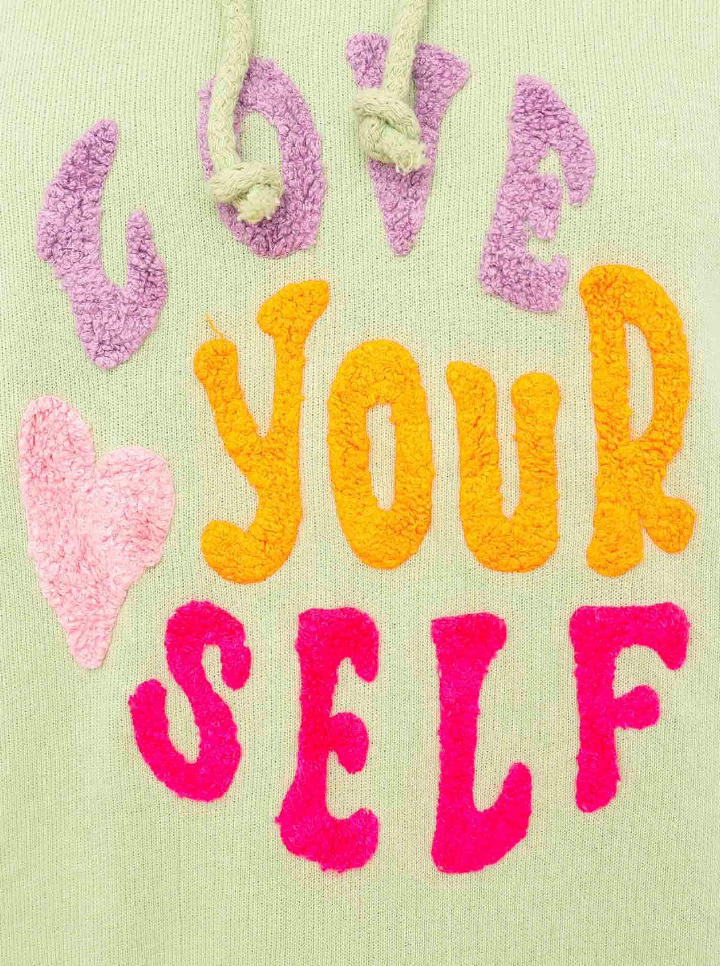 Zwillingsherz Hoodie »"Love Yourself"«, mit Kapuze und Flockprint in frischen Farben