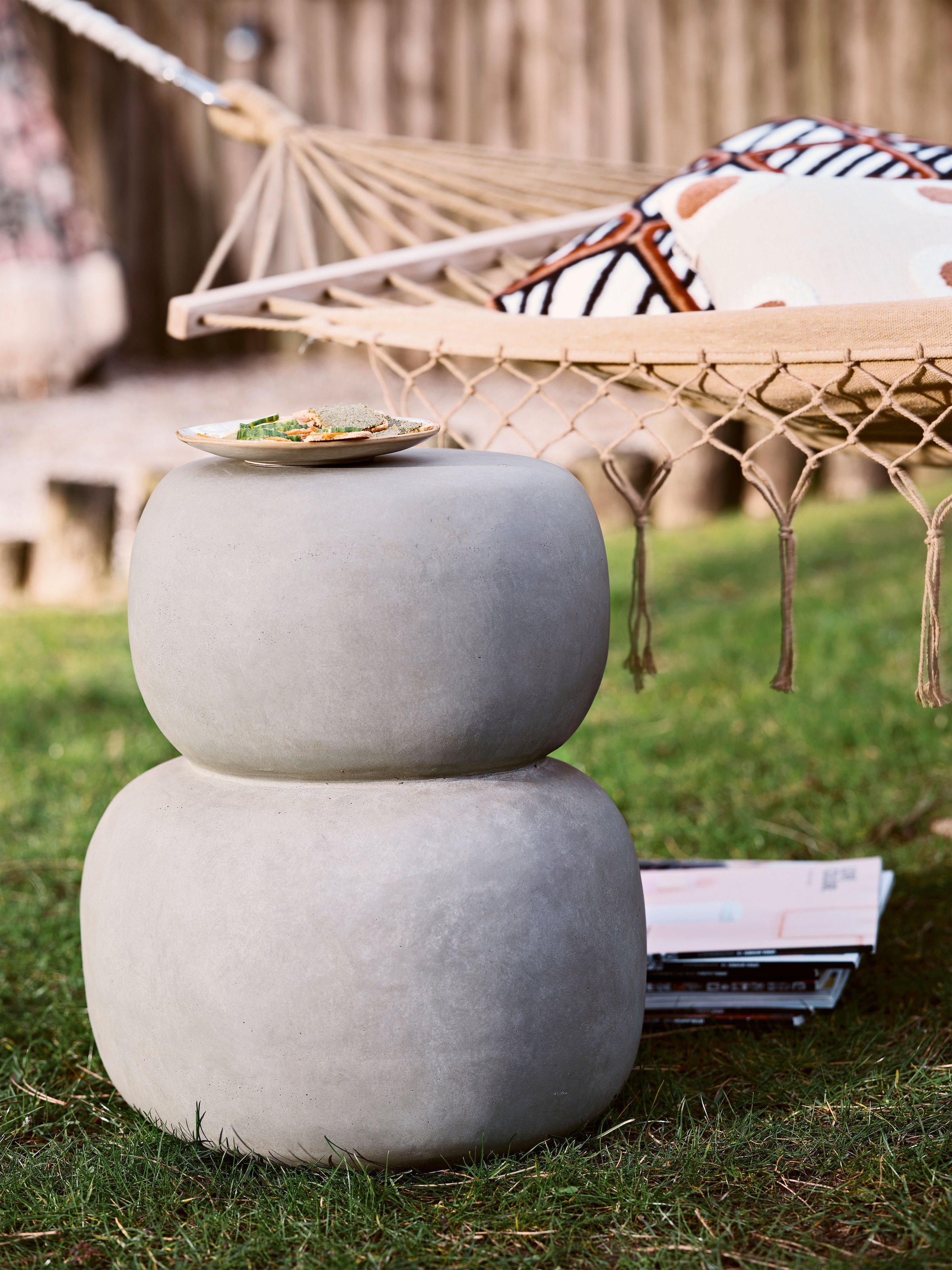 WOOOD Table d'appoint »Oda aus Fiberclay in Betonoptik, organisch gestapelt 41x35x47 cm« Capacité de charge 20 kg, épaisseur du matériau 1 cm, dessous creux