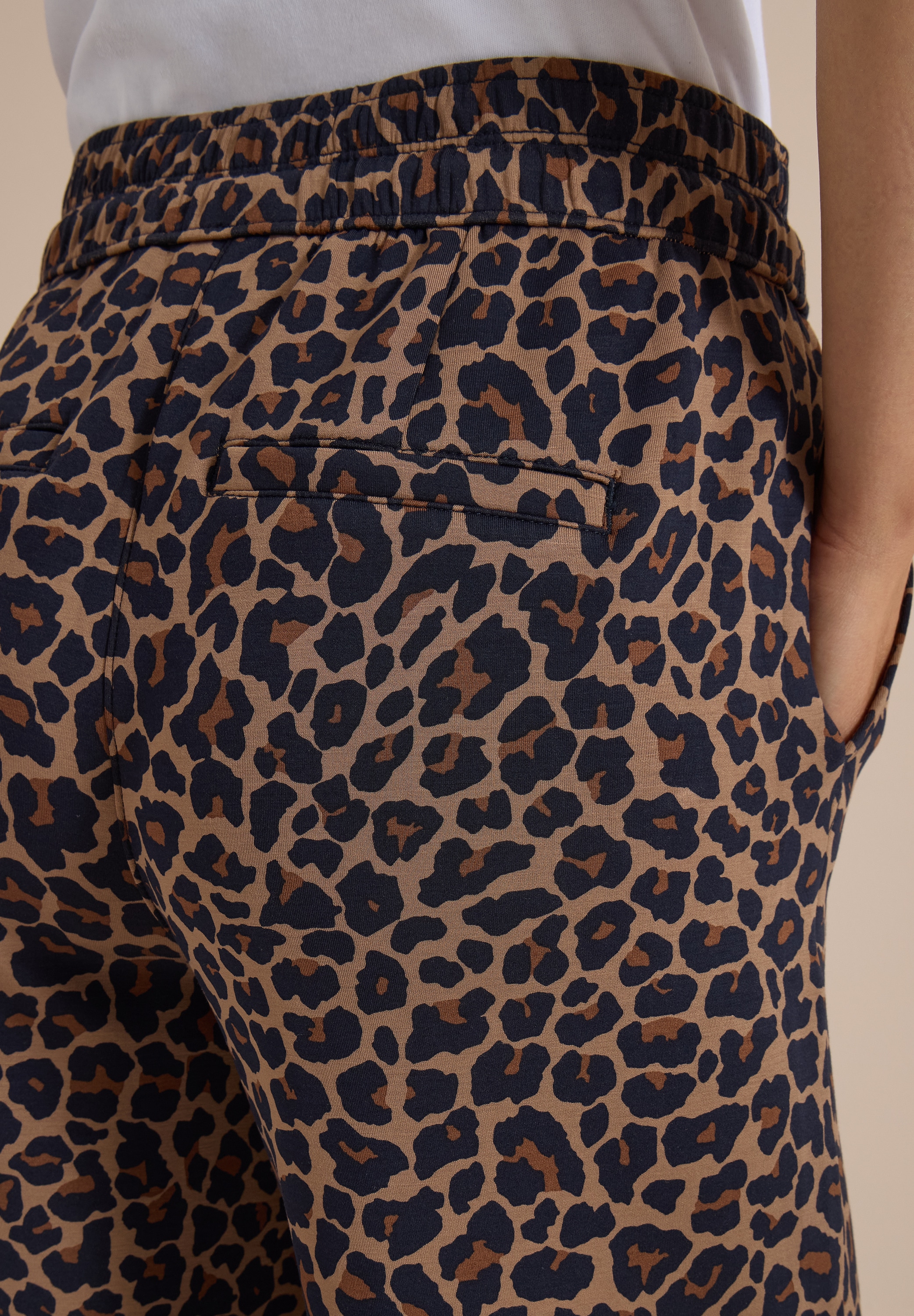 Cecil Stoffhose »Style Neele«  Viskosemix in Silk-Touch-Qualität, Elastikbund, Animal Print