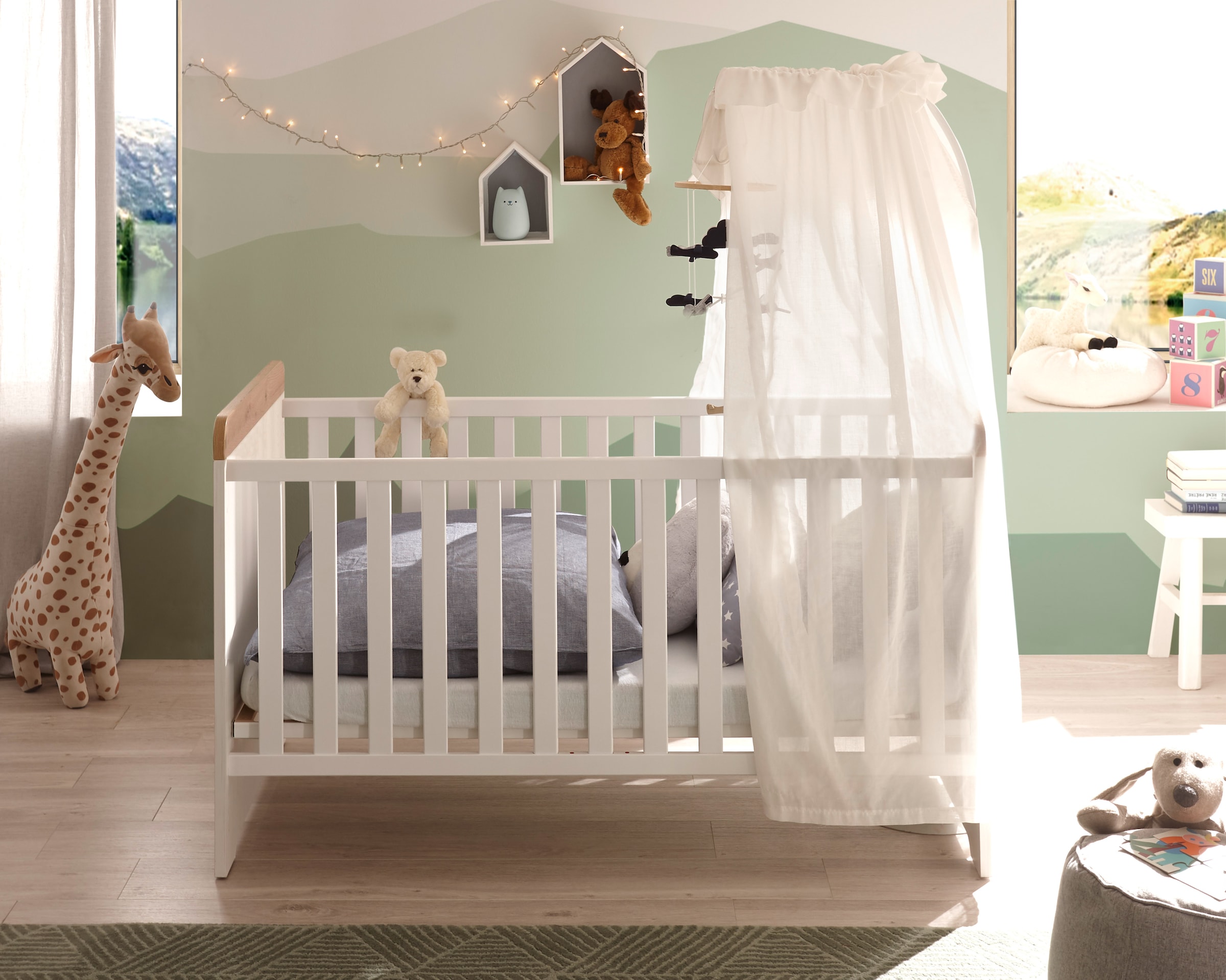 Begabino Babybett »Jasmin passend zum Babyzimmer« 70x140 cm inklusive Lattenrahmen, Landhausstil mit 3 Schlupfsprossen