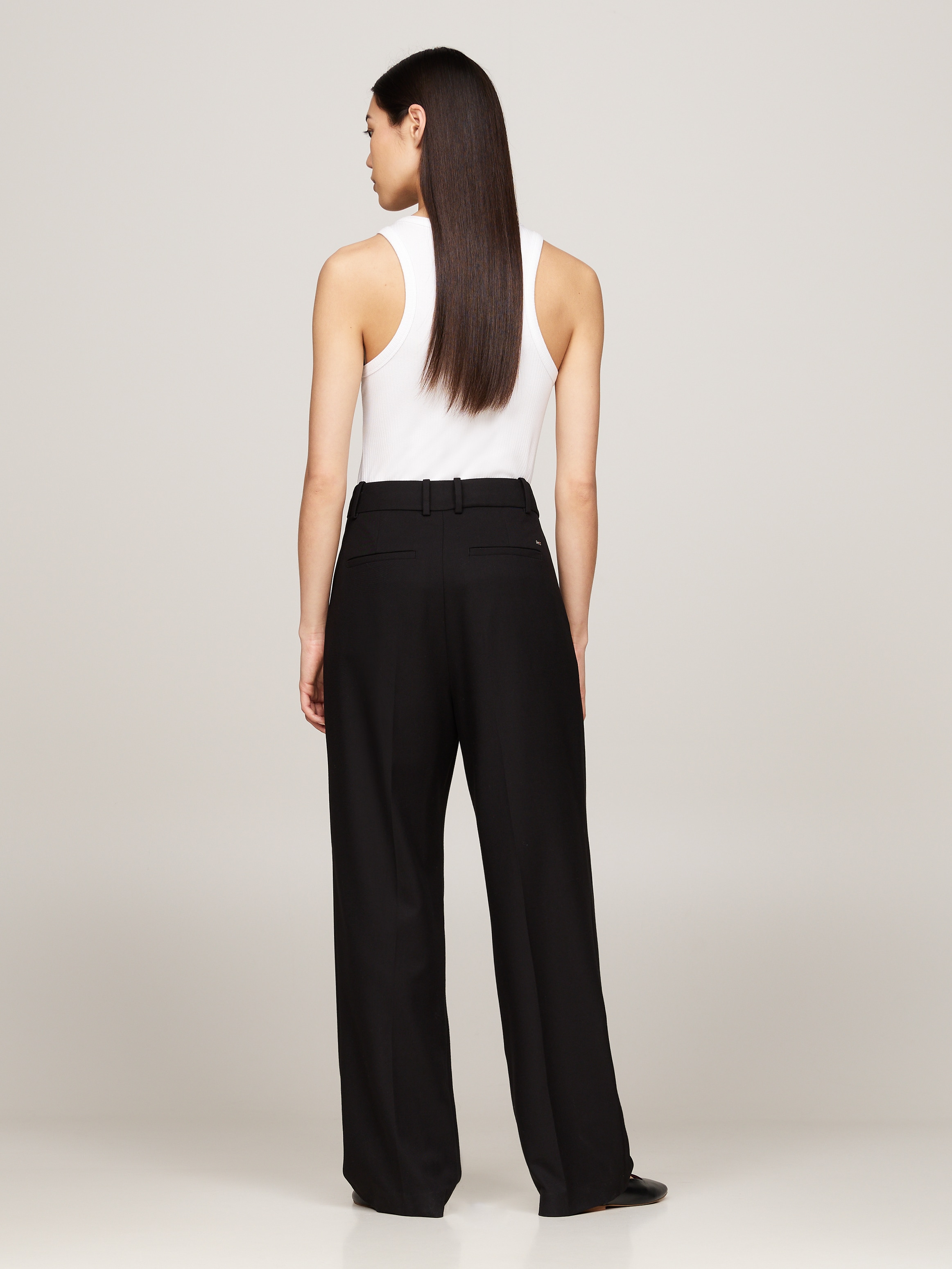 Tommy Hilfiger Webhose »MD CORE RELAXED STRAIGHT PANT«, mit Logostickerei auf der Rückseite