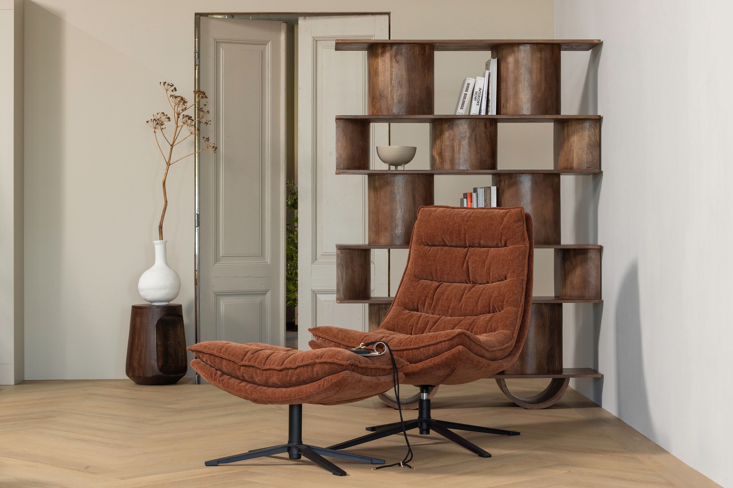 WOOOD Fauteuil pivotant »Kube mit Drehmechanismus inkl. Hocker B 74 x T 89 x H 100 cm« revêtement Newt-Chenille, haute résistance à l'usure, capacité de charge 120 kg