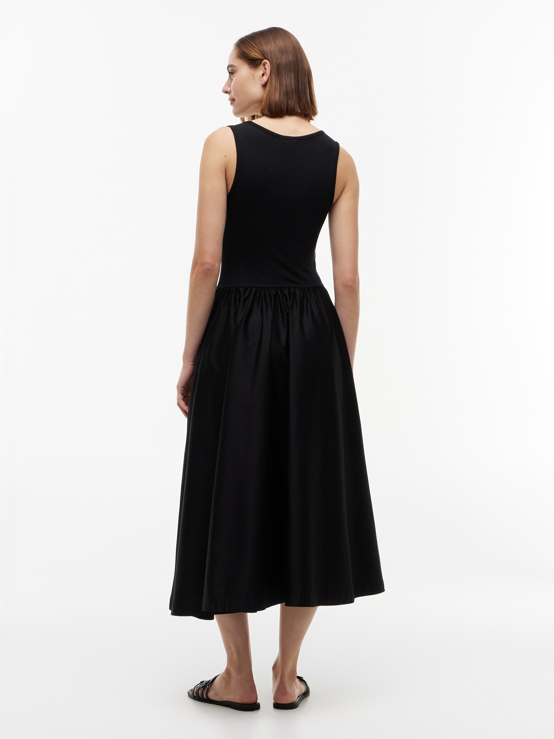 Tommy Hilfiger A-Linien-Kleid »5X2 RIB MIX MEDIA DRESS« Eingrifftaschen Baumwollmischung, figurbetont, Oberteil in gerippter Struktur