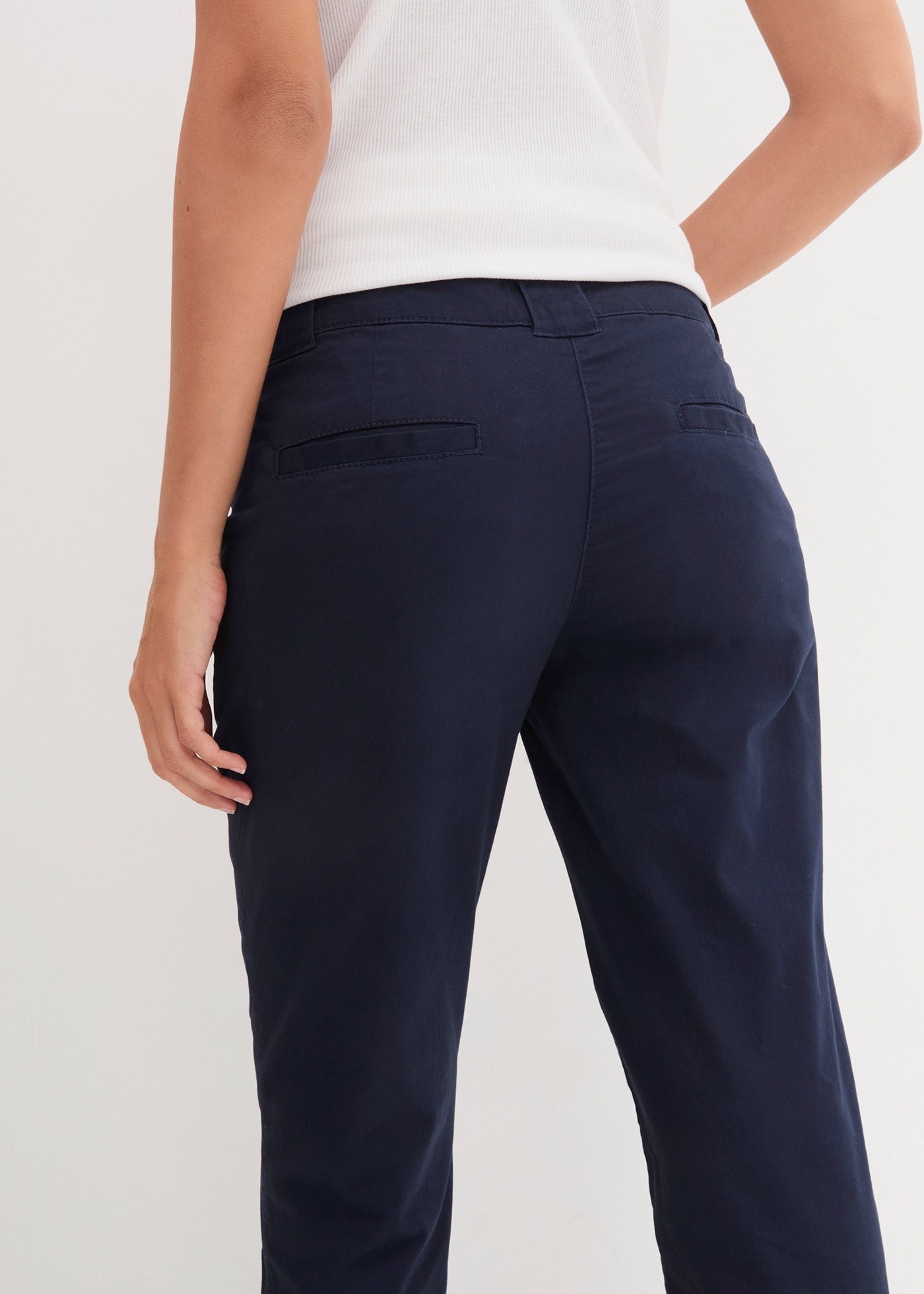 bonprix Chinos  schmale Form, mit Bundfalten und praktischen Taschen