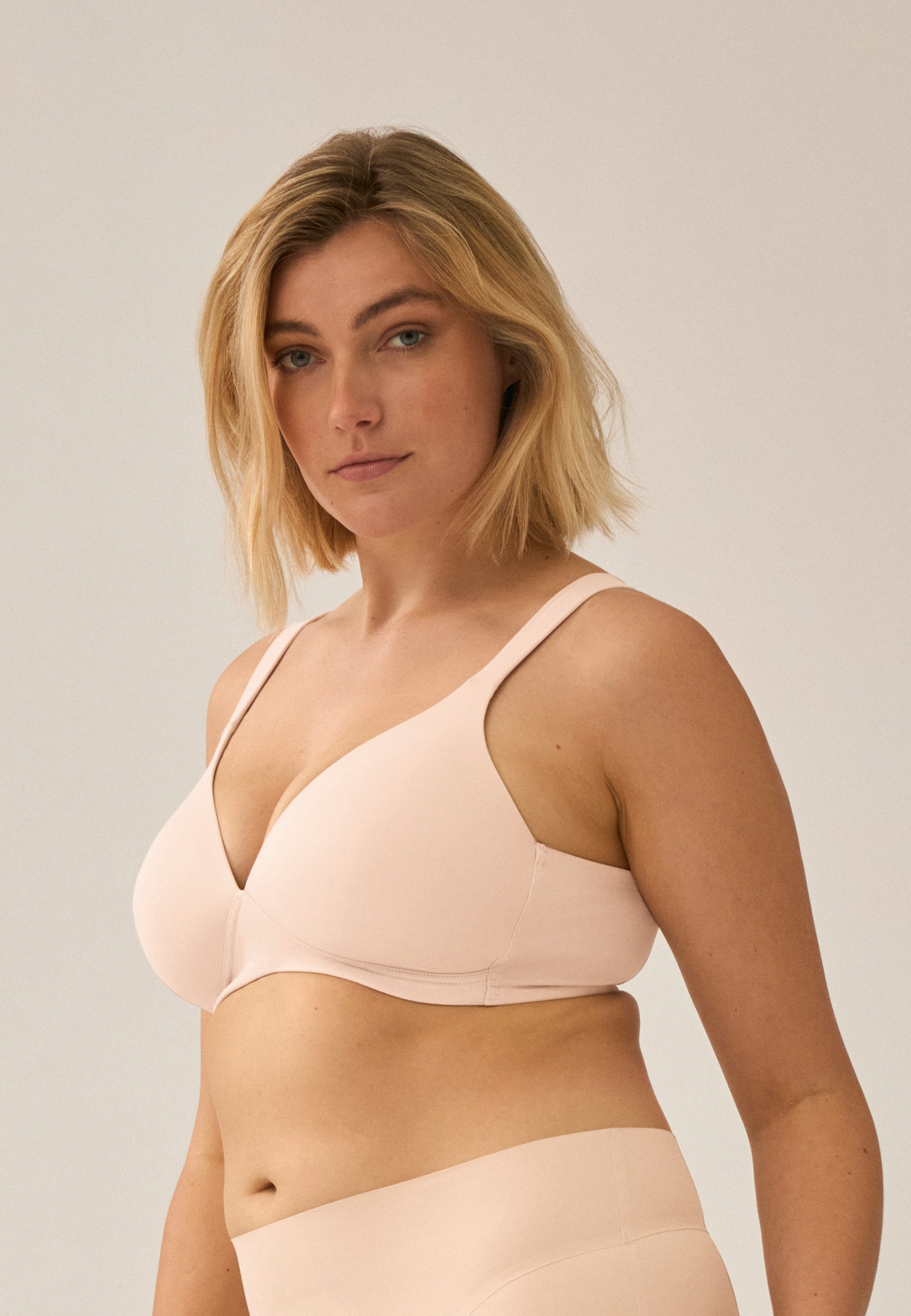 Naturana Schalen-BH »The Wednesday« 1 Stk. tlg., herausnehmbare Pads, breite Träger, Entlastungsträger, feminin, basic