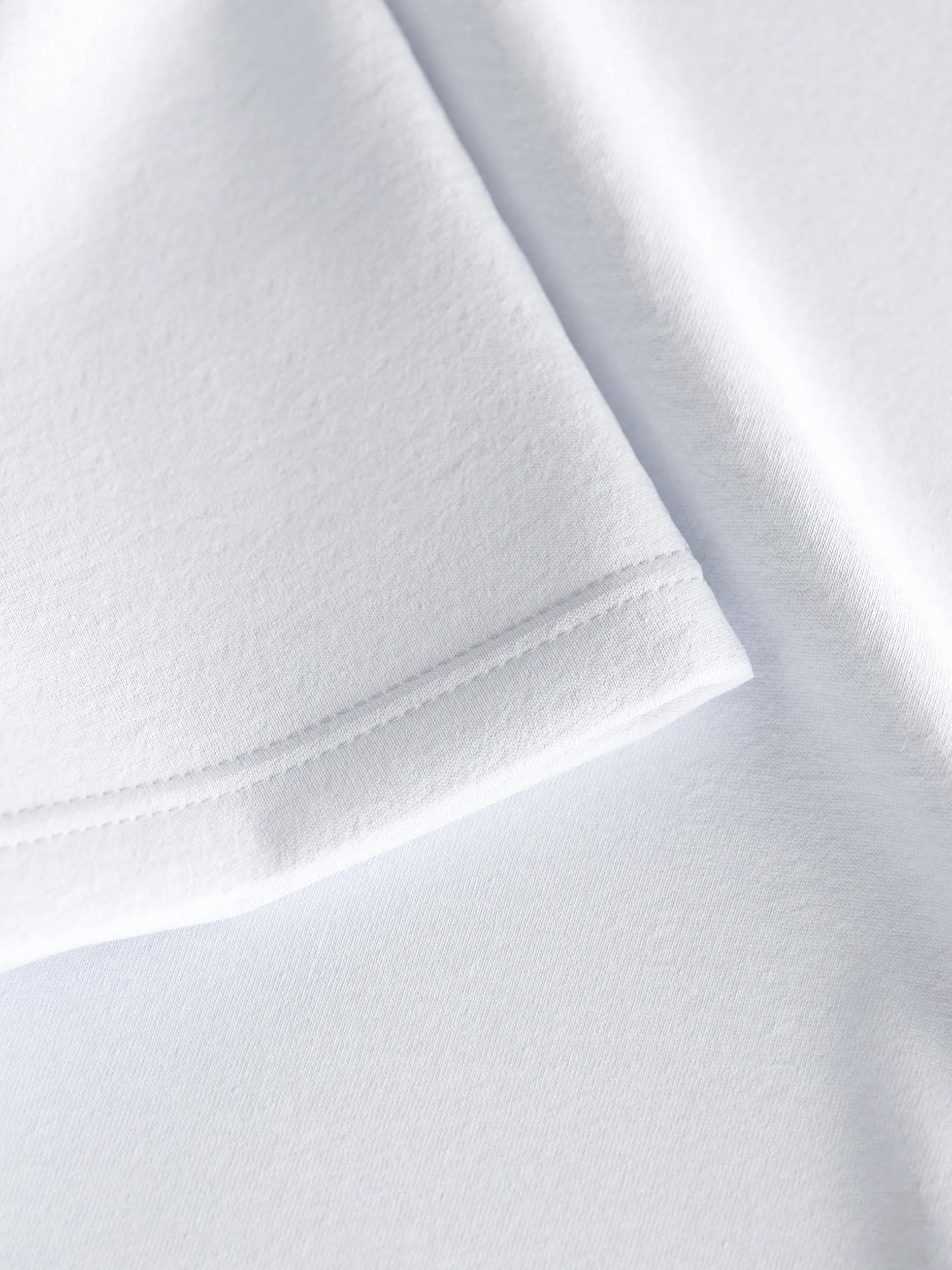 JOOP! T-shirt »Tia« mit tonigem Logo-Stitching, schmale Form