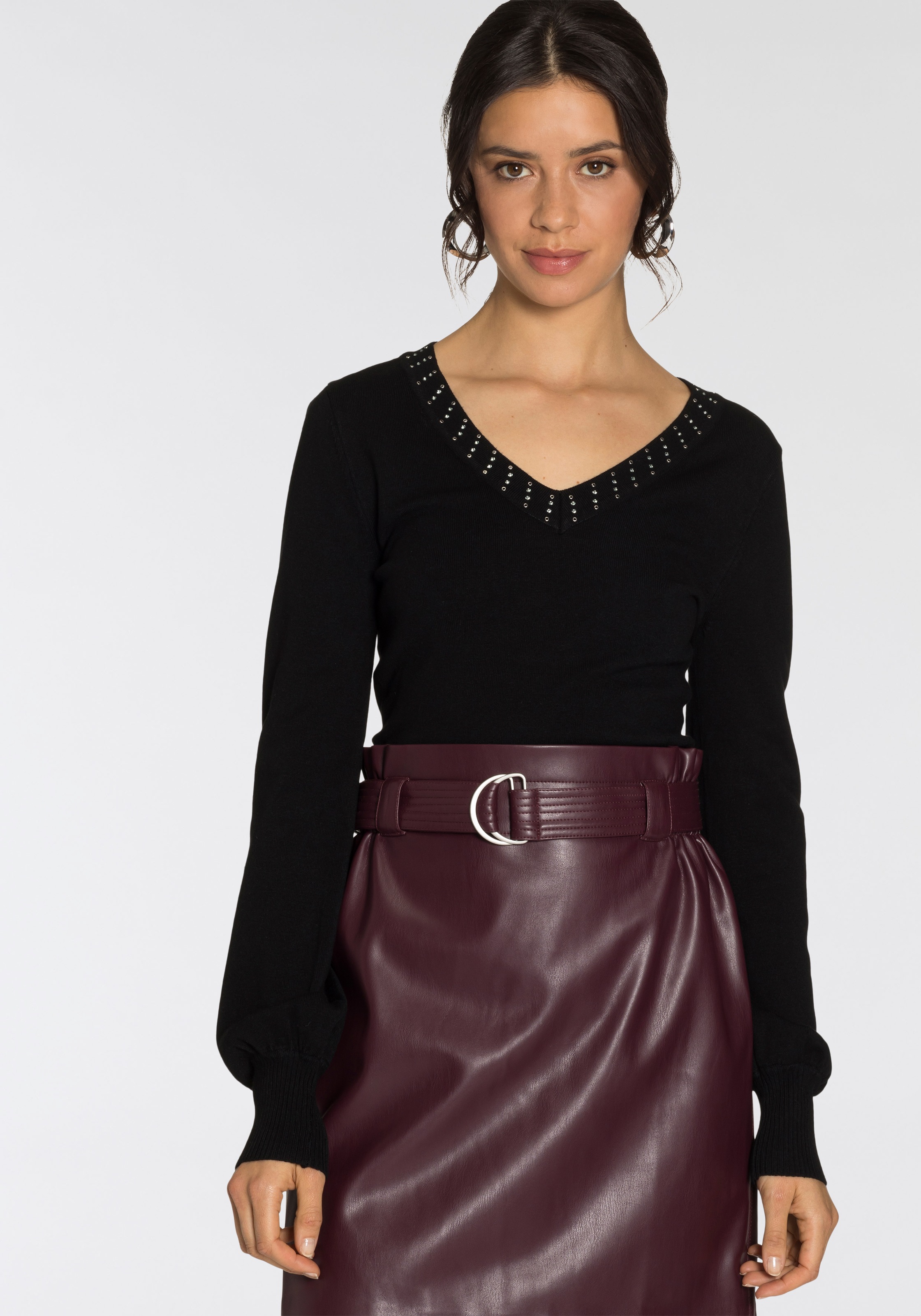 Image of Melrose V-Ausschnitt-Pullover, mit Ziernieten und Ballonärmel - NEUE KOLLEKTION bei Ackermann Versand Schweiz