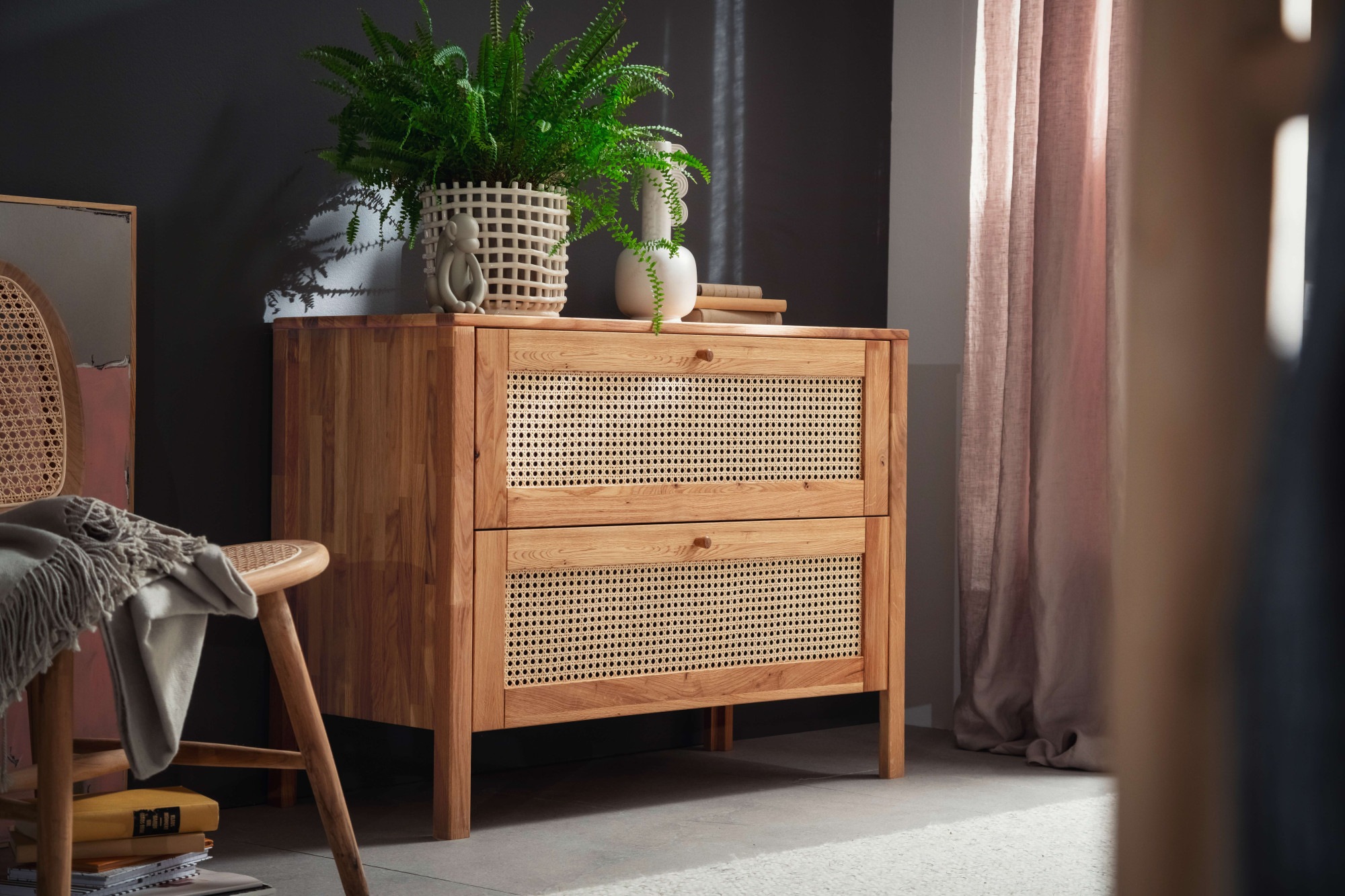 OTTO home Schubkastenkommode "Hällevik, Kommode, Aufbewahrung, mit 2 geräumige Schubladen, Scandi" 1 Stk. tlg. Schubladenfronten mit Wiener Geflecht, massive Eiche, Soft-Close