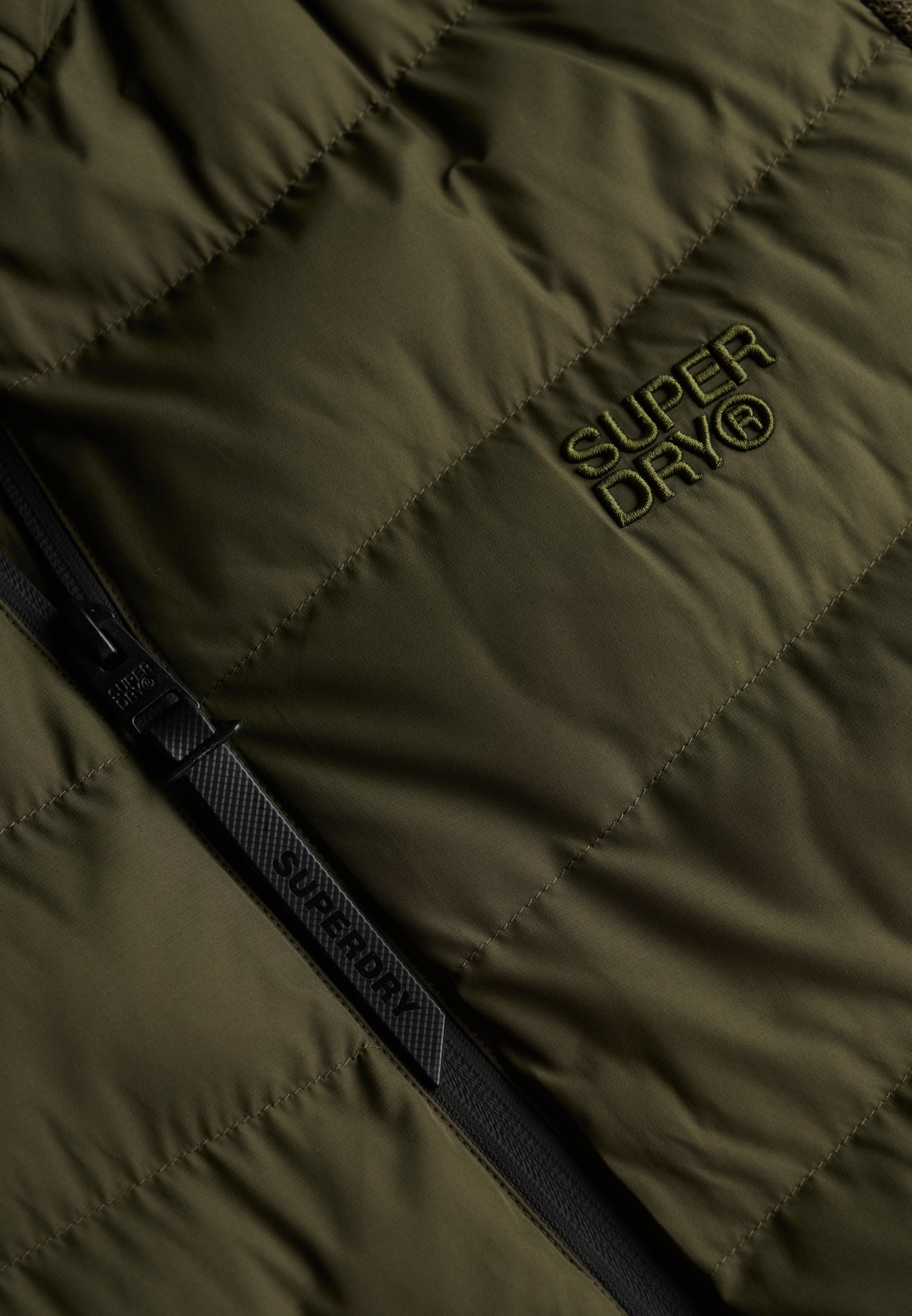 Superdry Steppjacke »HOODED STORM KNIT HYBRID JKT«, mit Kapuze