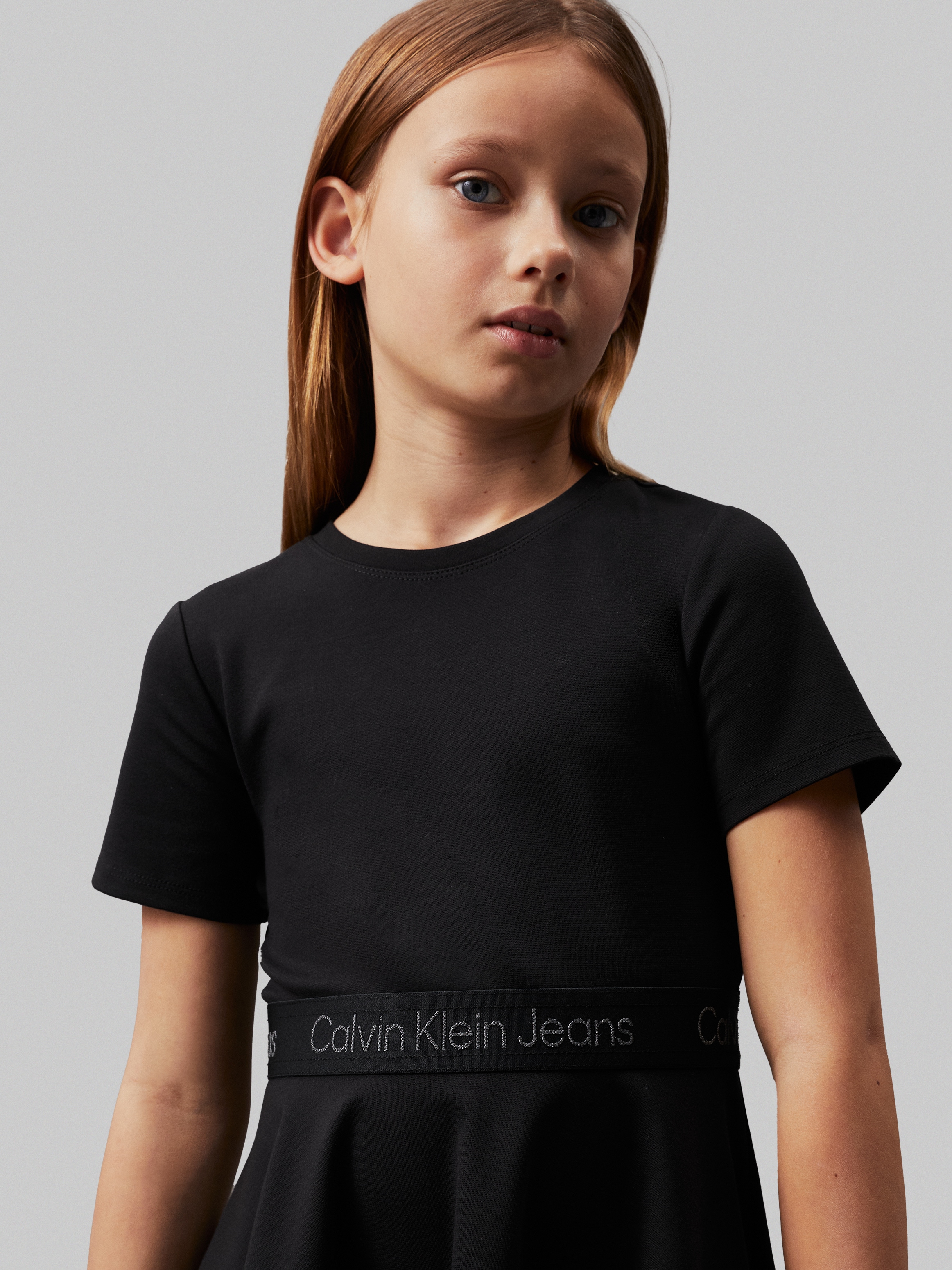 Calvin Klein Jeans Jerseykleid »PUNTO TAPE FIT FLARE SS DRESS«, für Kinder bis 16 Jahre